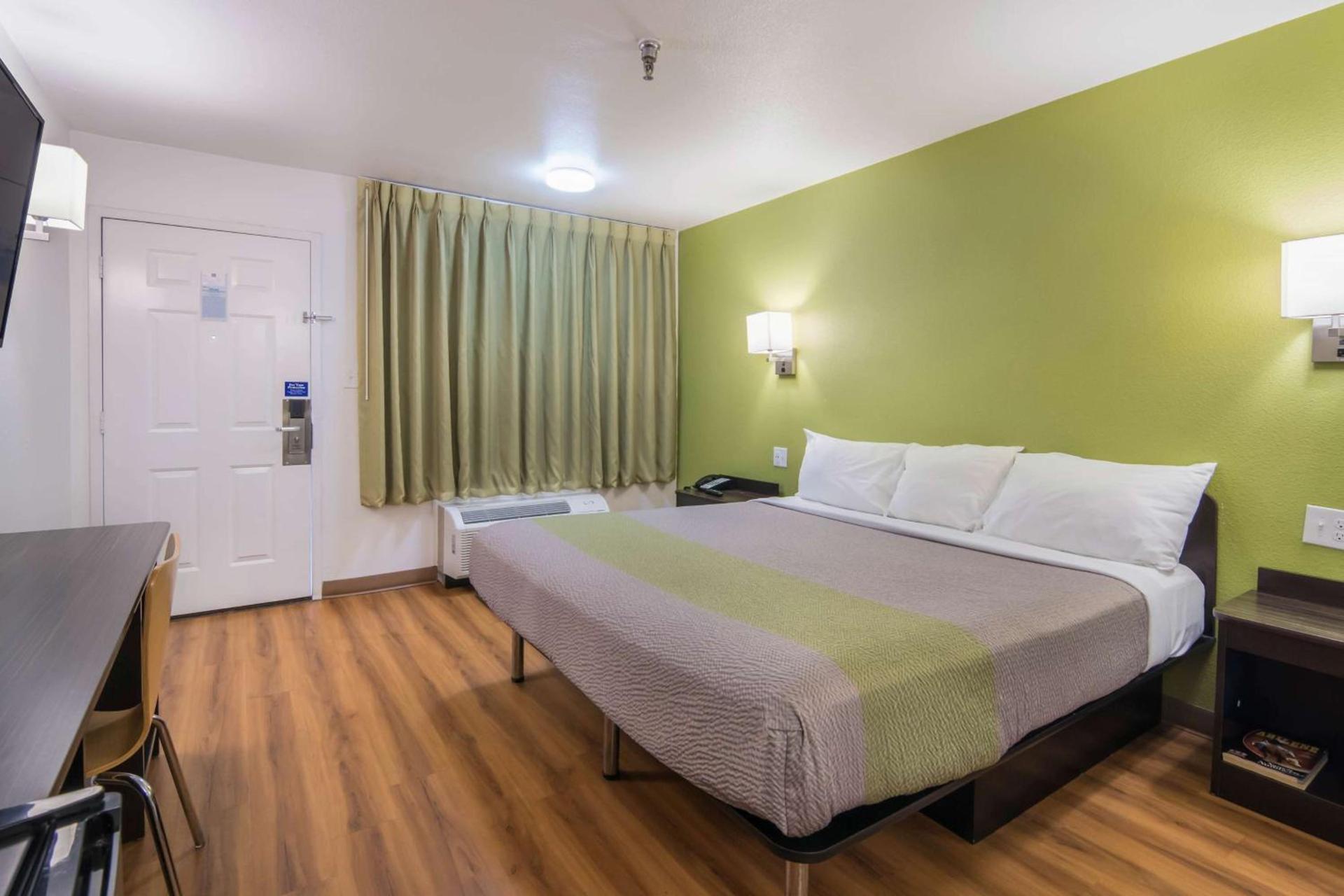 Motel 6 Abilene, TX - East photo 8