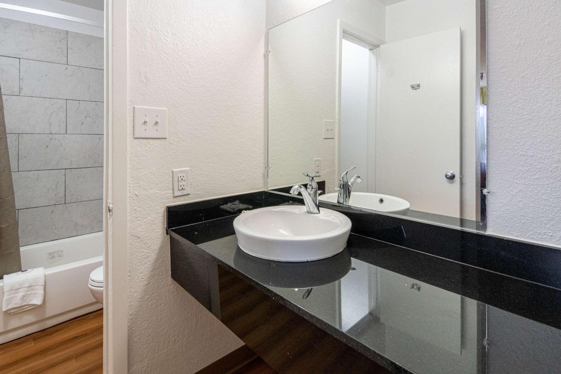 Motel 6 Abilene, TX - East photo 24