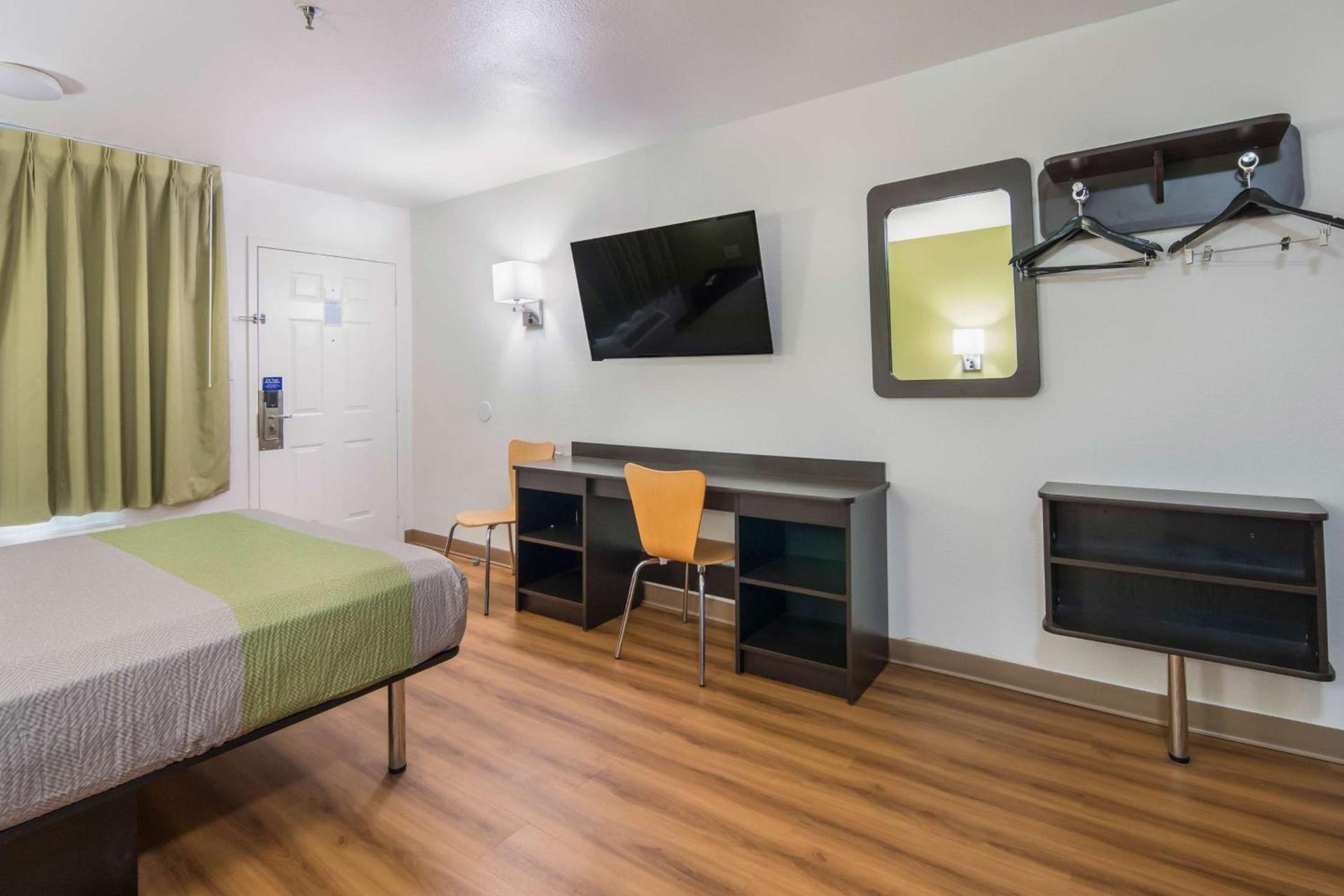 Motel 6 Abilene, TX - East photo 12