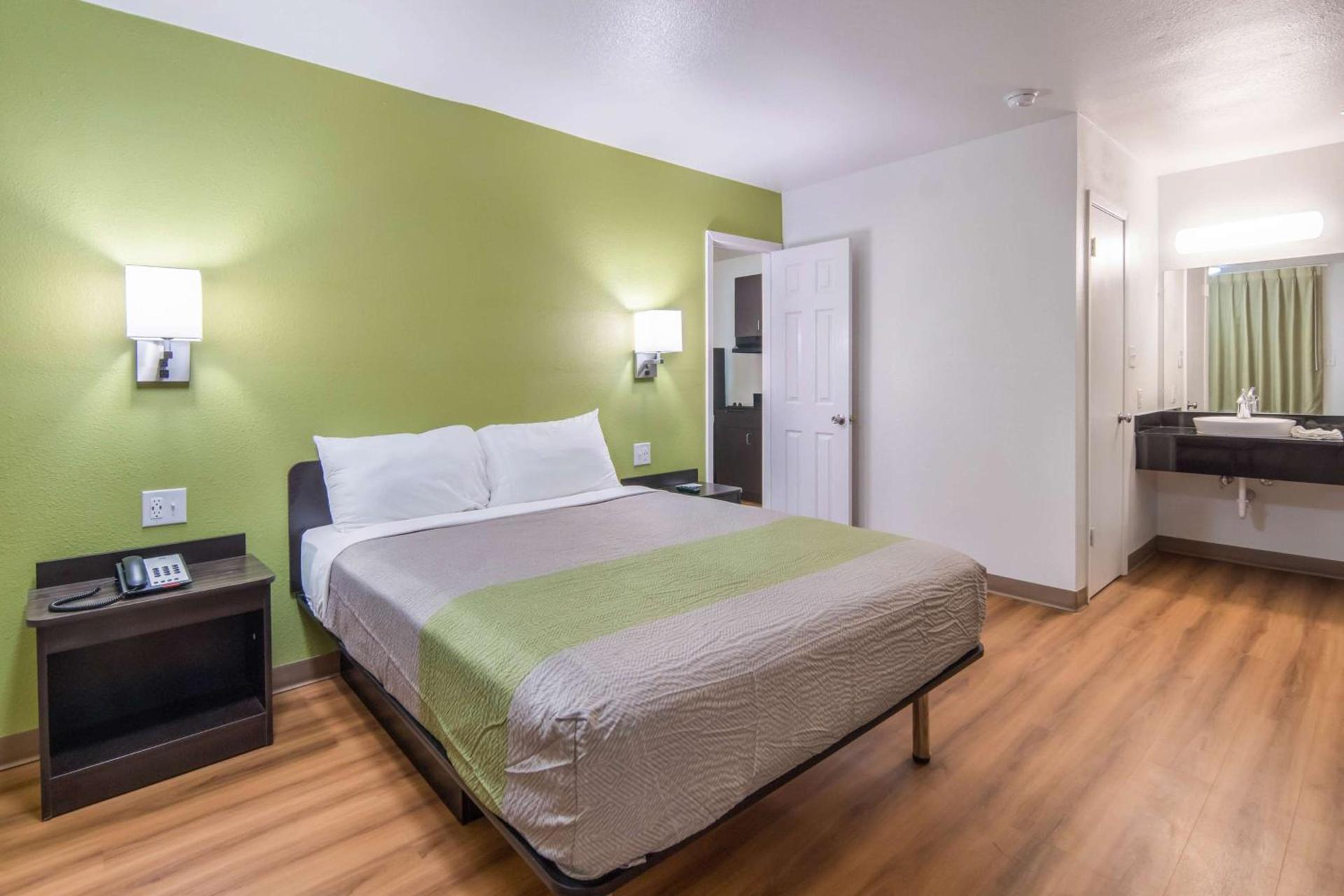 Motel 6 Abilene, TX - East photo 15