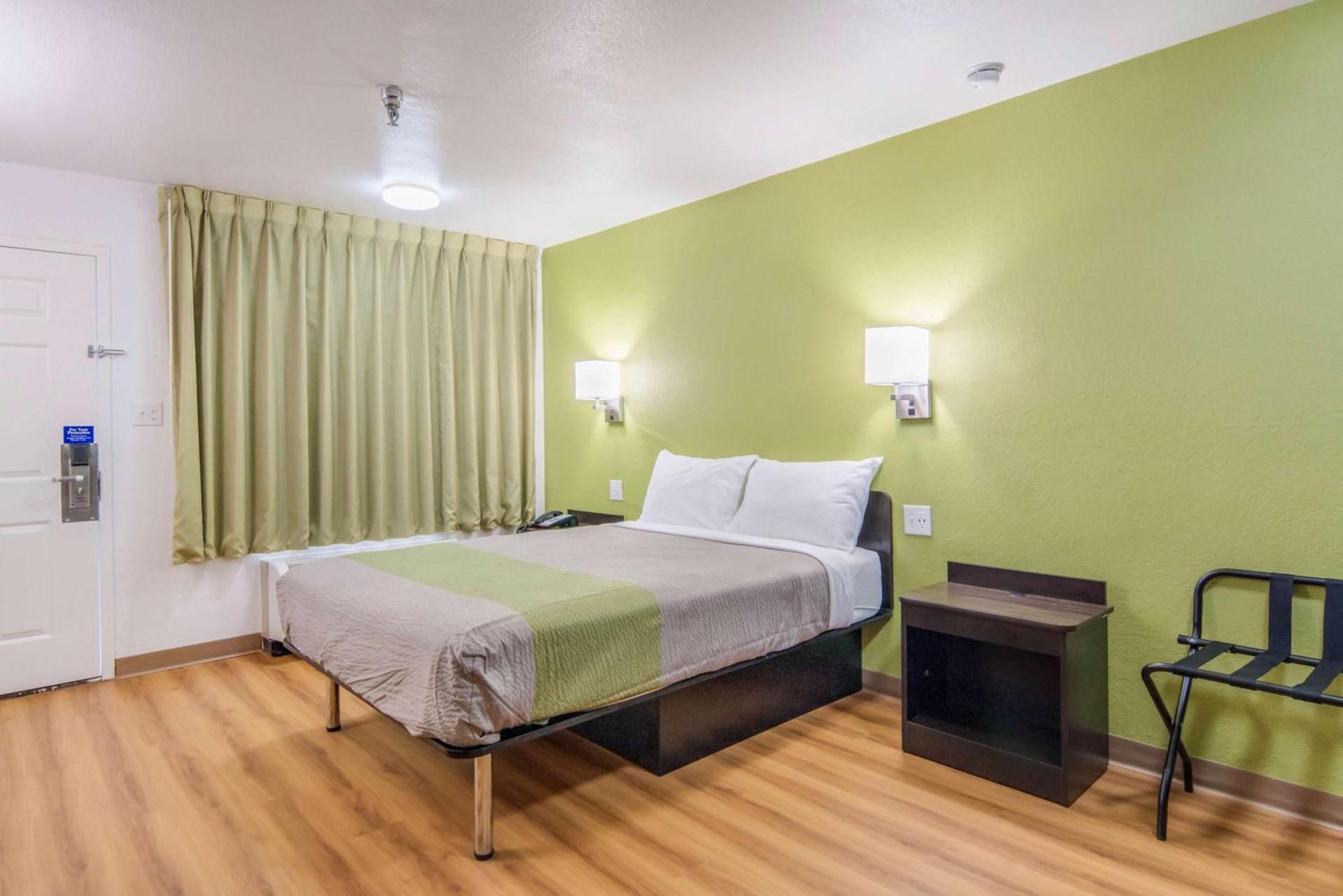 Motel 6 Abilene, TX - East photo 16