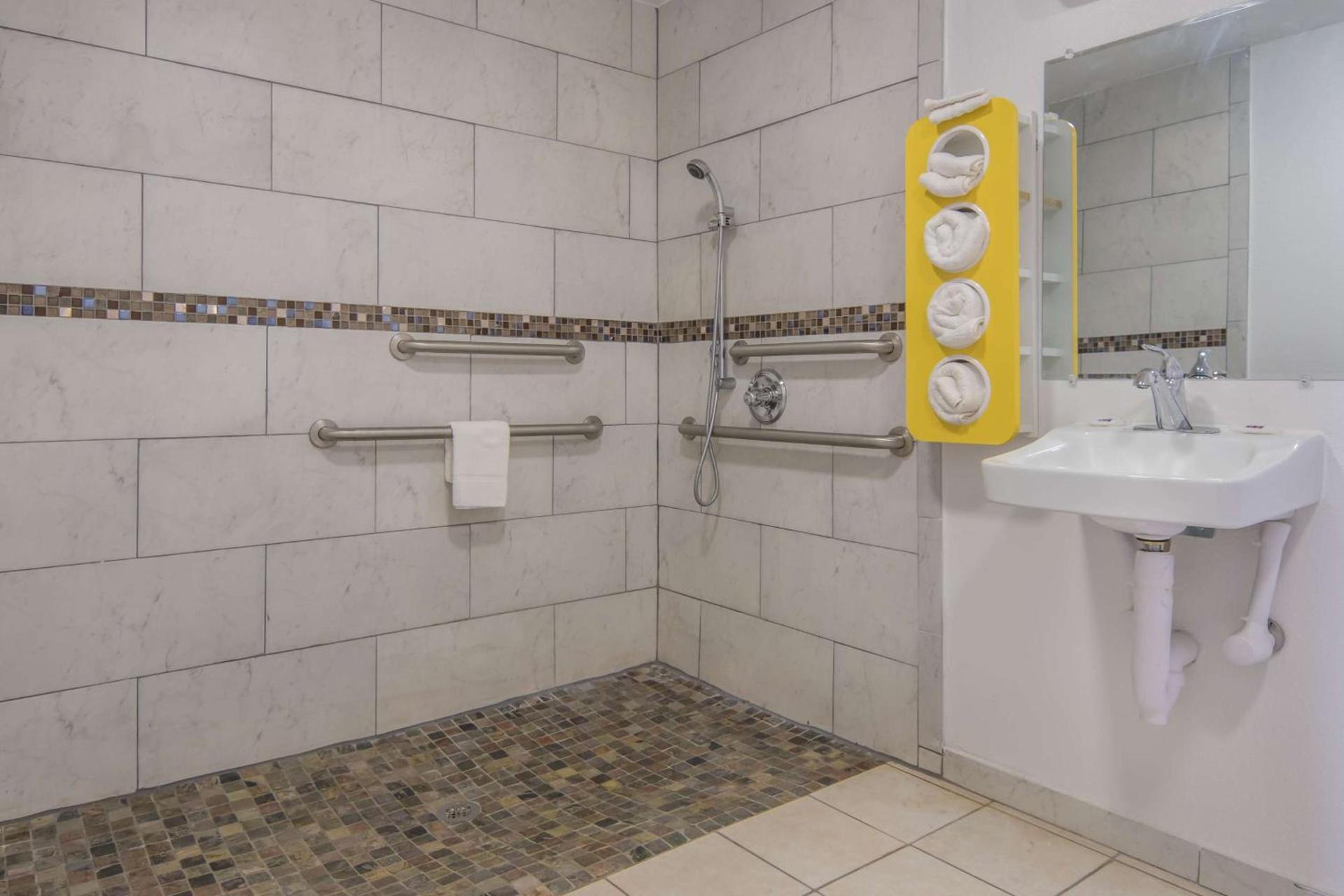 Motel 6 Abilene, TX - East photo 25