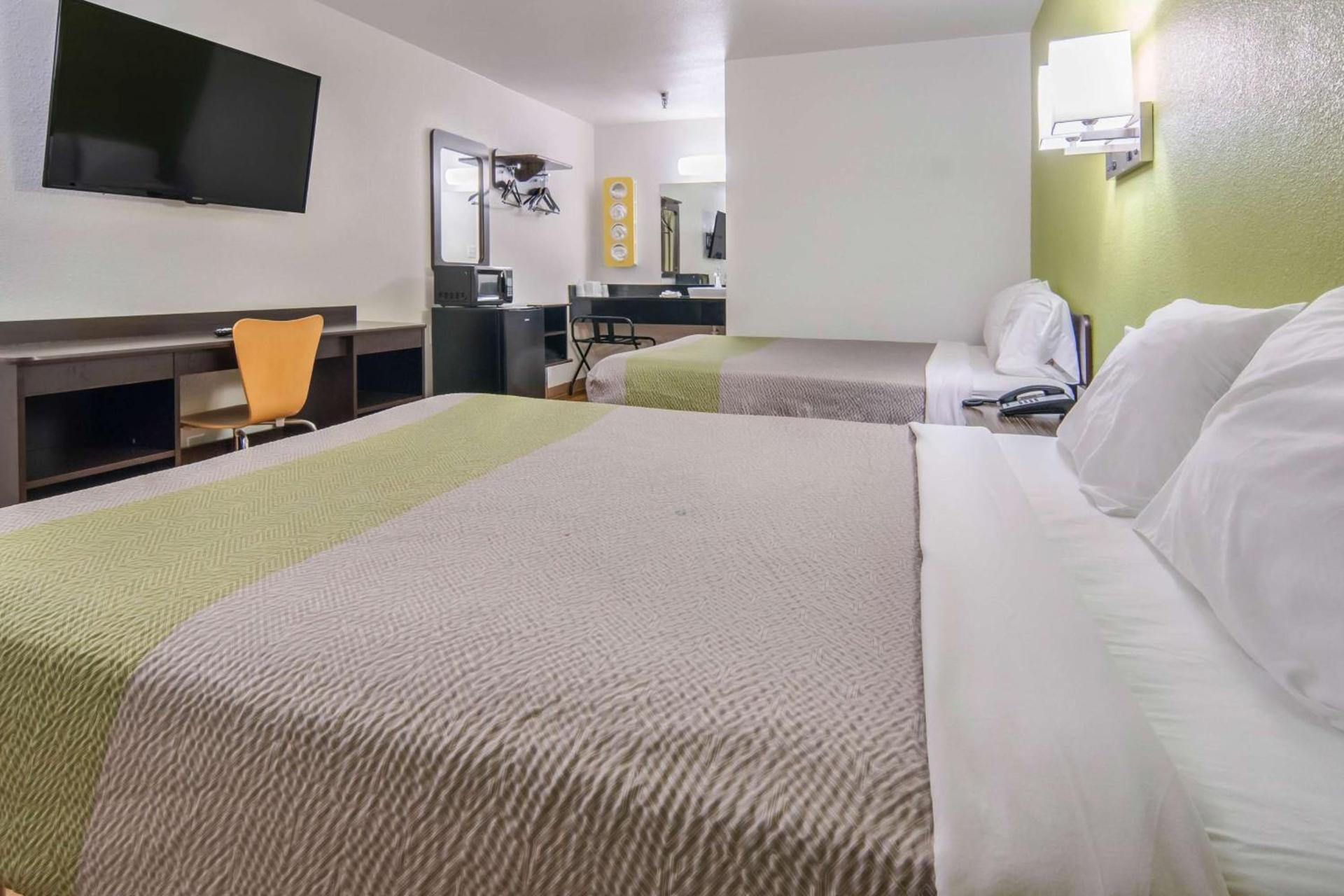 Motel 6 Abilene, TX - East photo 21