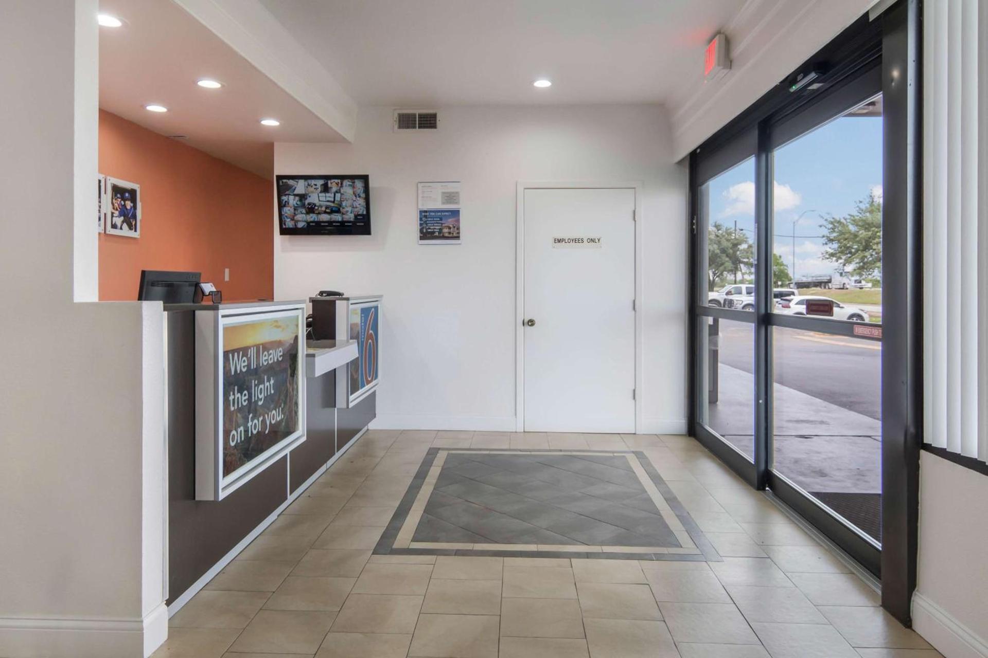 Motel 6 Abilene, TX - East photo 27
