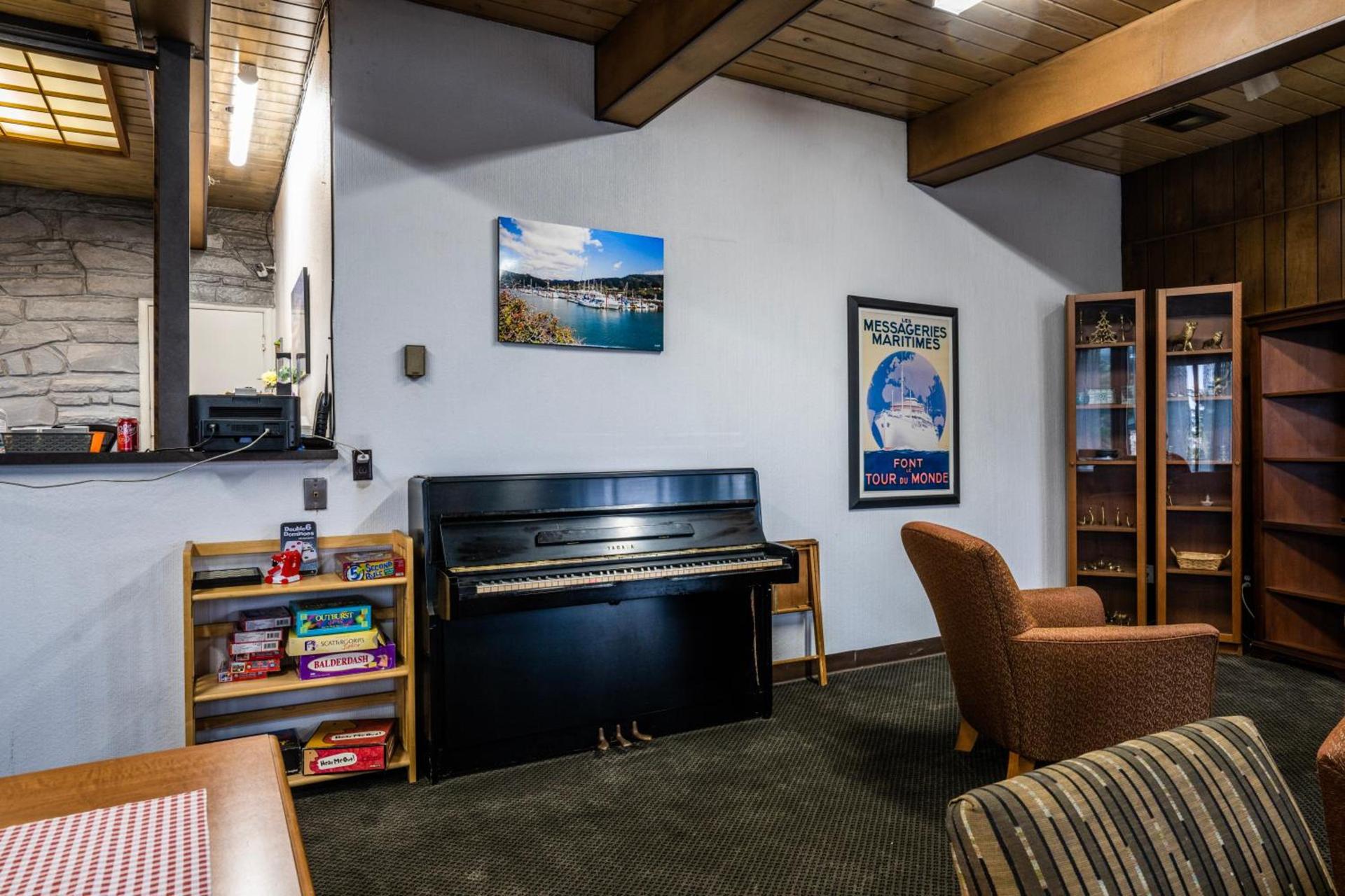 Blue Coast Inn & Suites photo 50