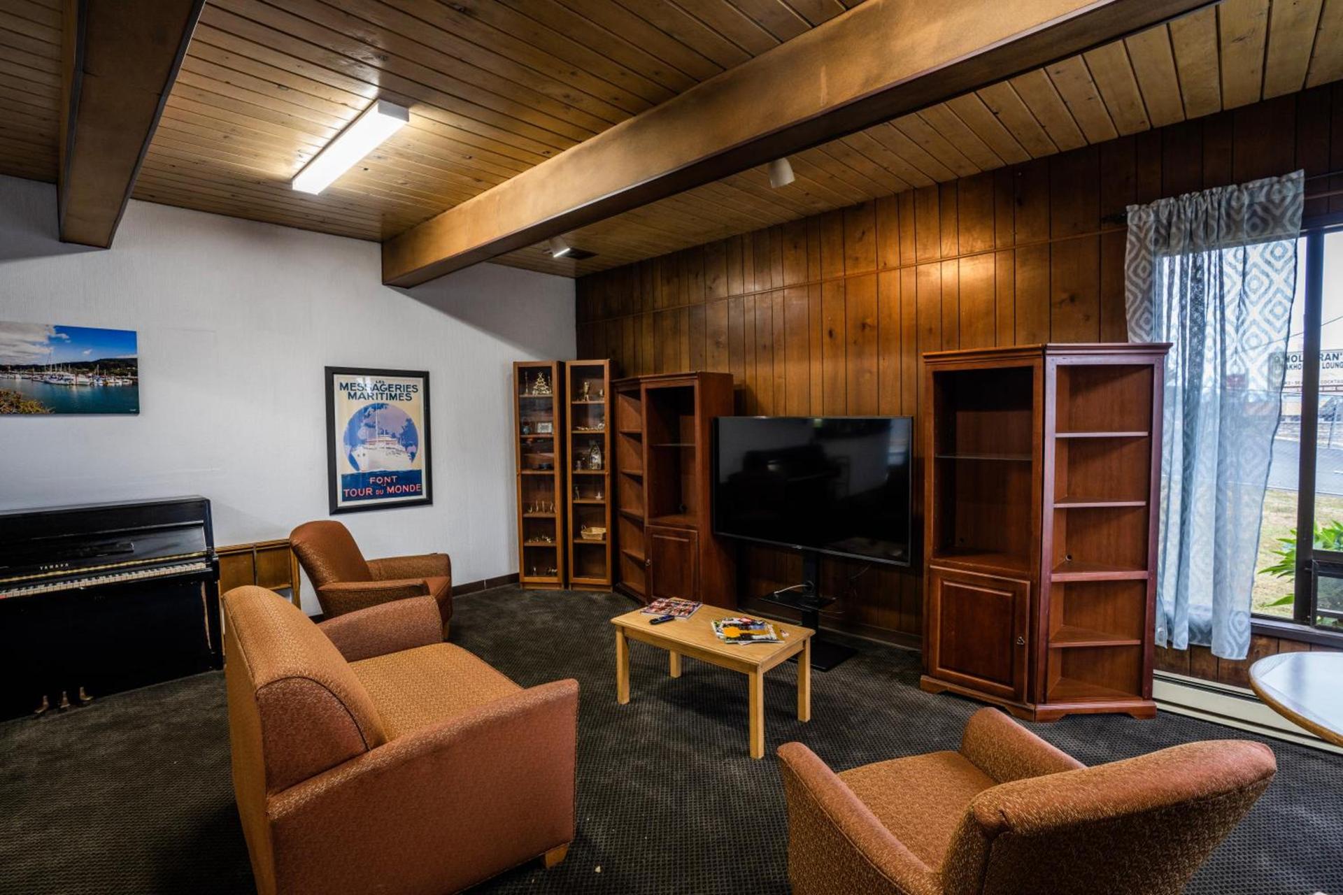 Blue Coast Inn & Suites photo 52