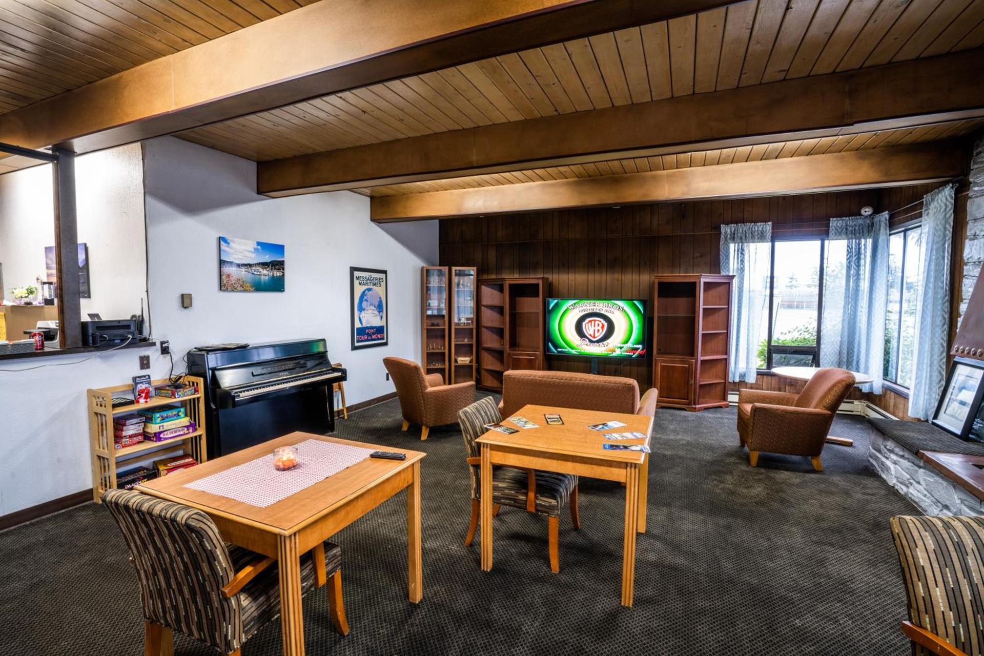 Blue Coast Inn & Suites photo 53