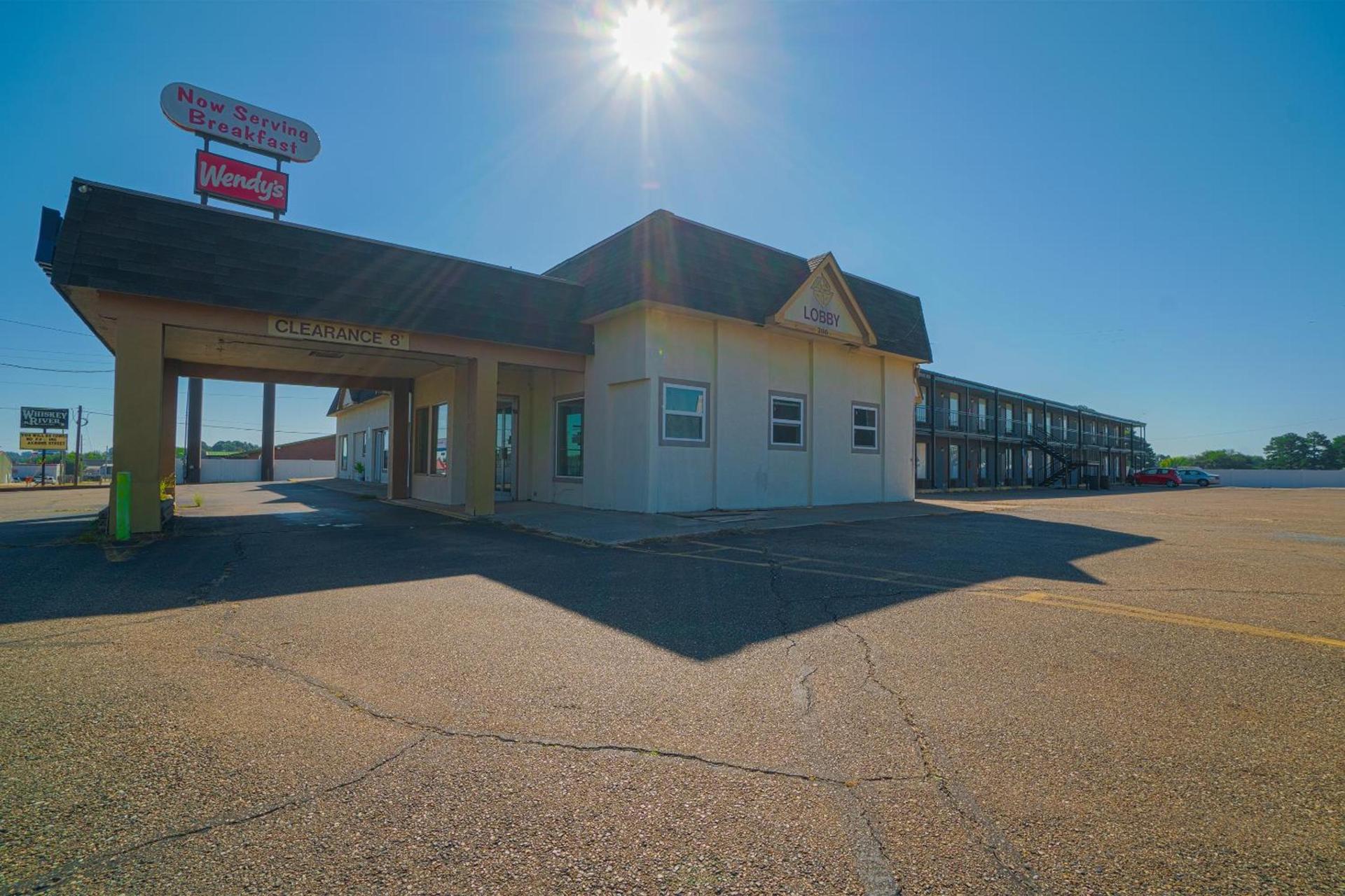 Hotel Comfort Stay by OYO Texarkana East, AR I-30 photo 5