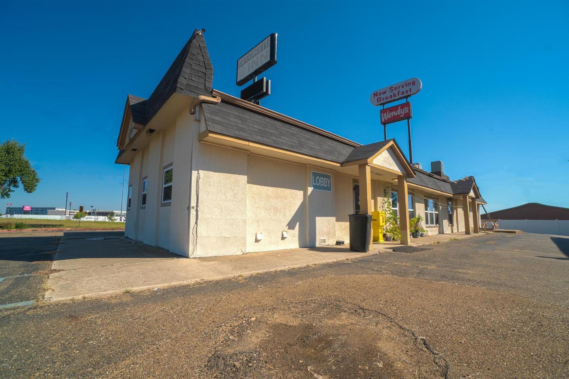 Hotel Comfort Stay by OYO Texarkana East, AR I-30 photo 7
