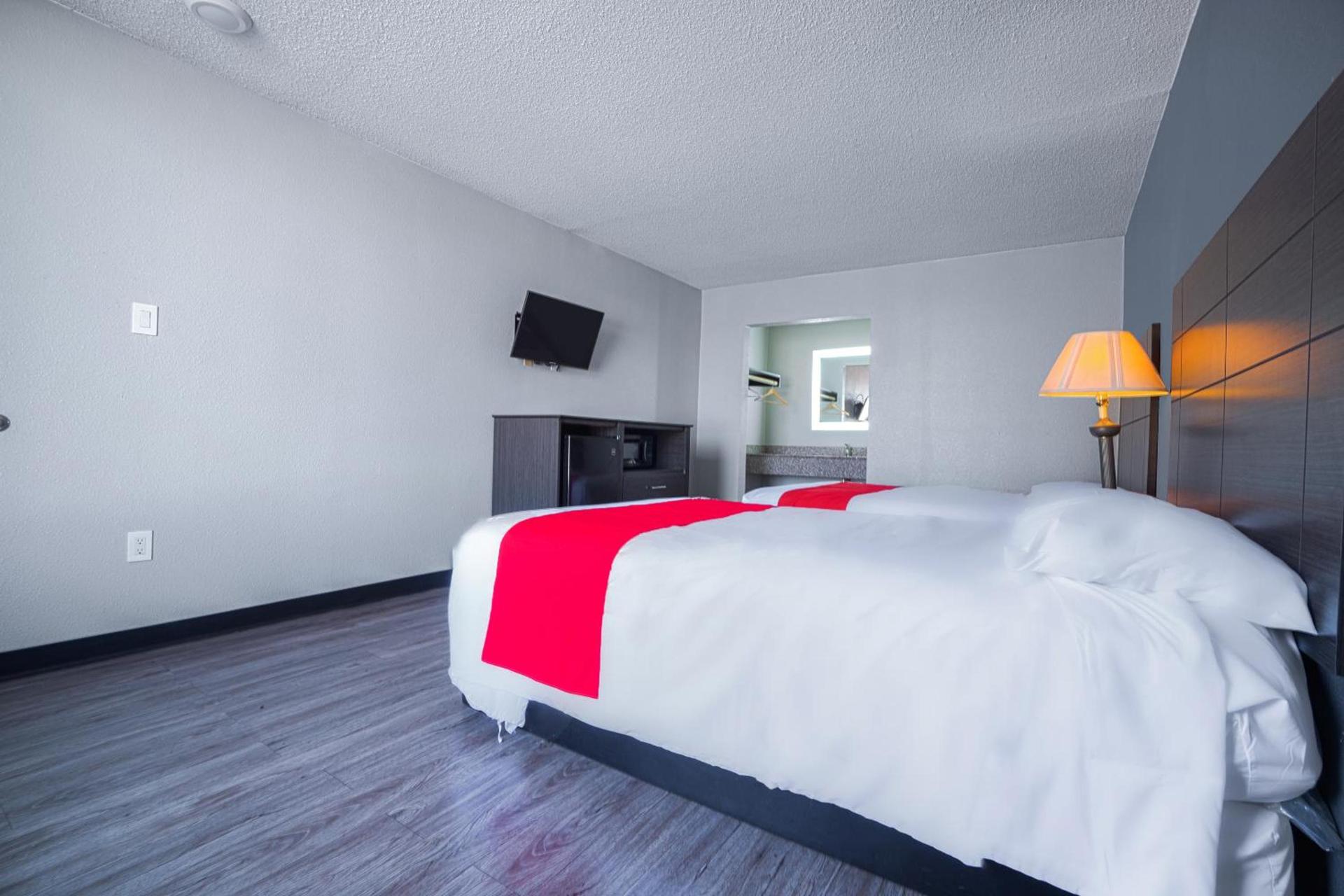 Hotel Comfort Stay by OYO Texarkana East, AR I-30 photo 29