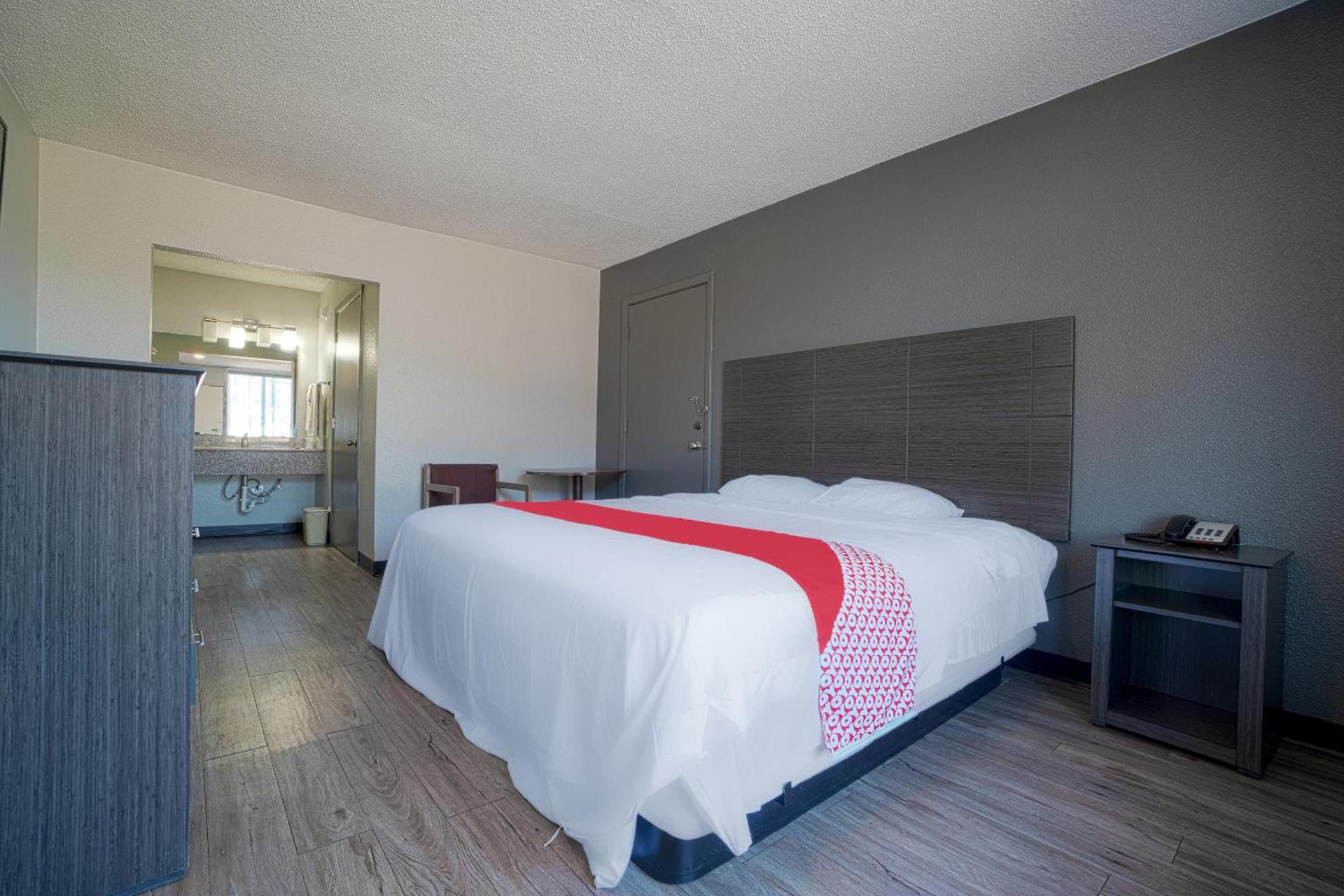 Hotel Comfort Stay by OYO Texarkana East, AR I-30 photo 31