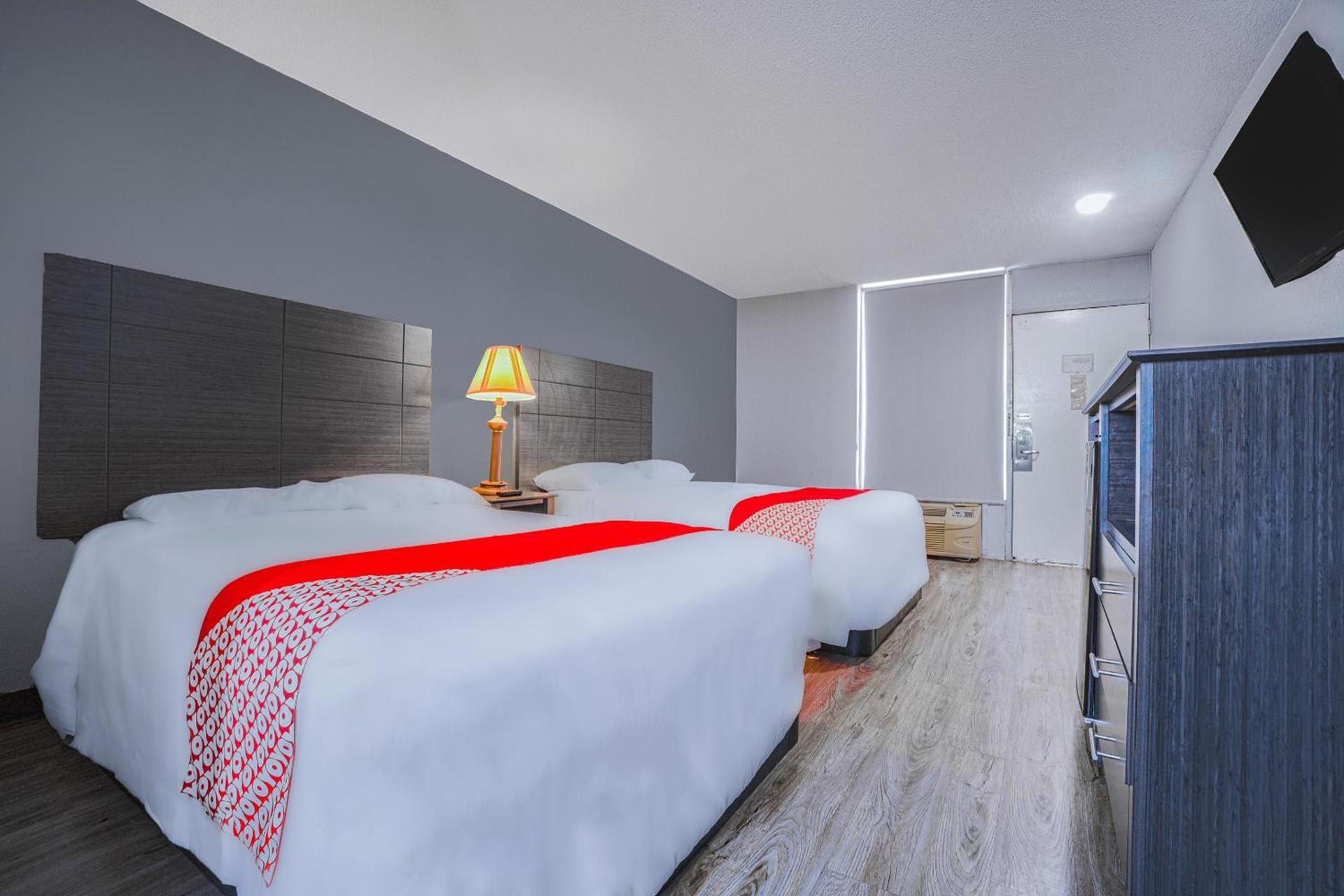 Hotel Comfort Stay by OYO Texarkana East, AR I-30 photo 32