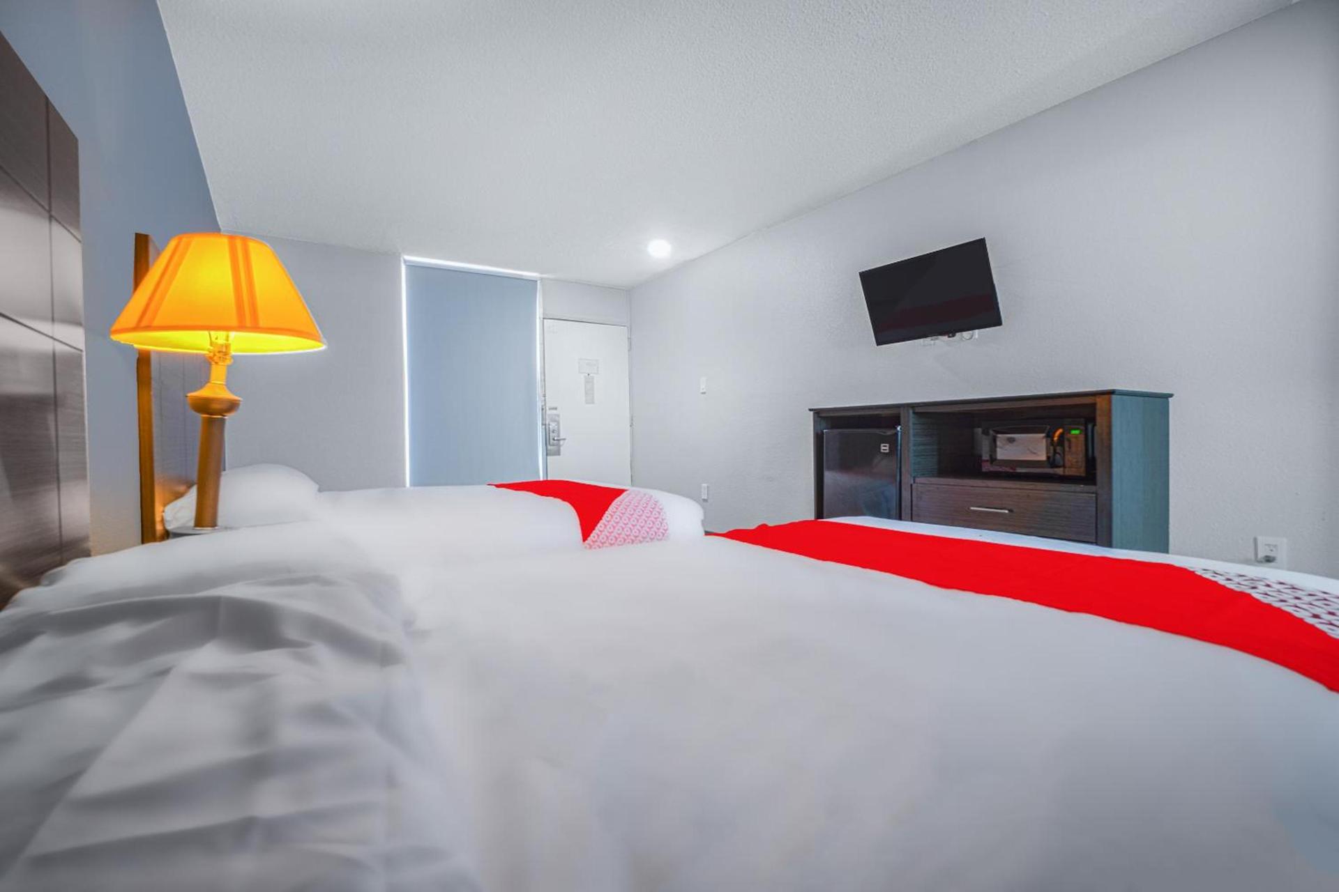 Hotel Comfort Stay by OYO Texarkana East, AR I-30 photo 35