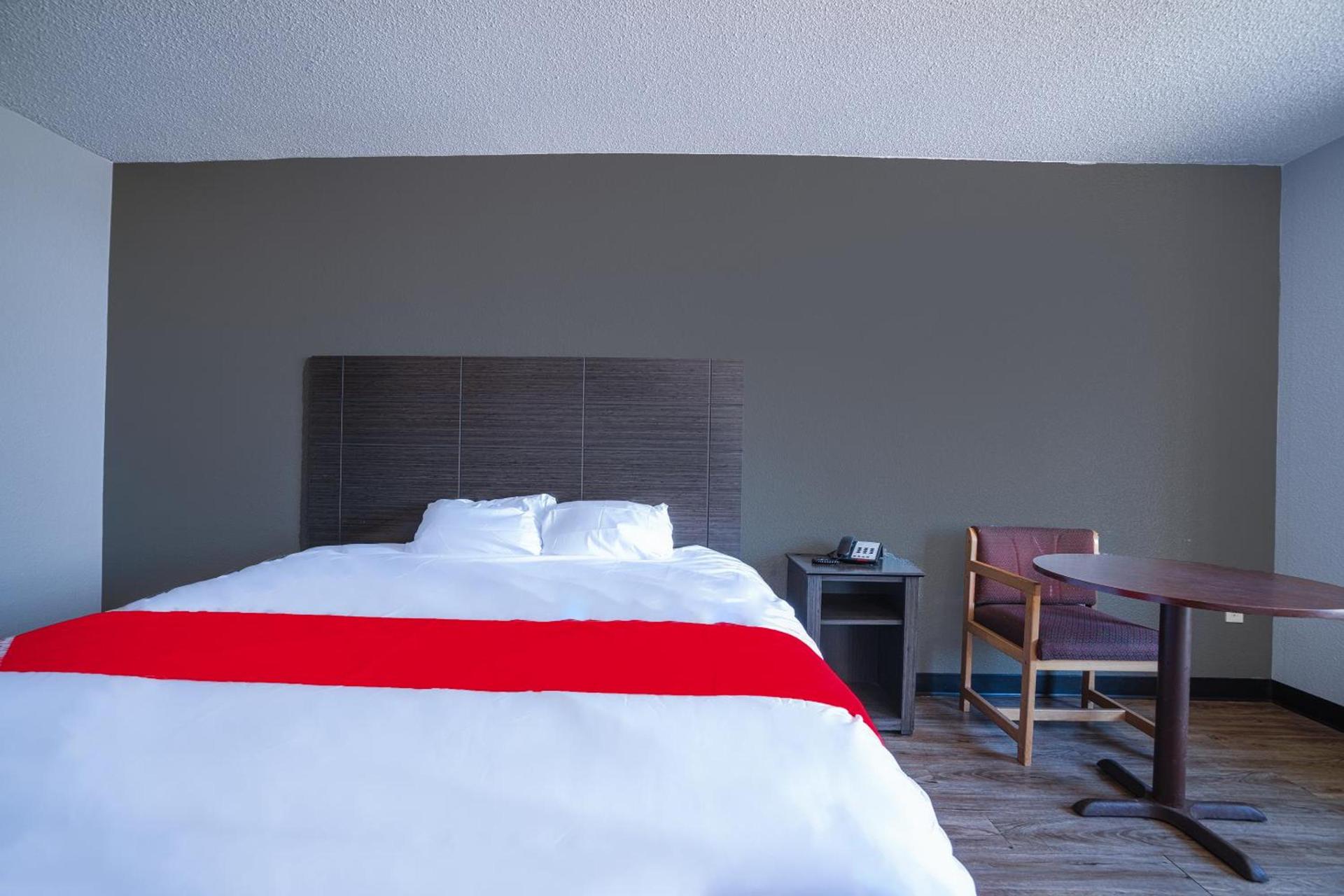 Hotel Comfort Stay by OYO Texarkana East, AR I-30 photo 37