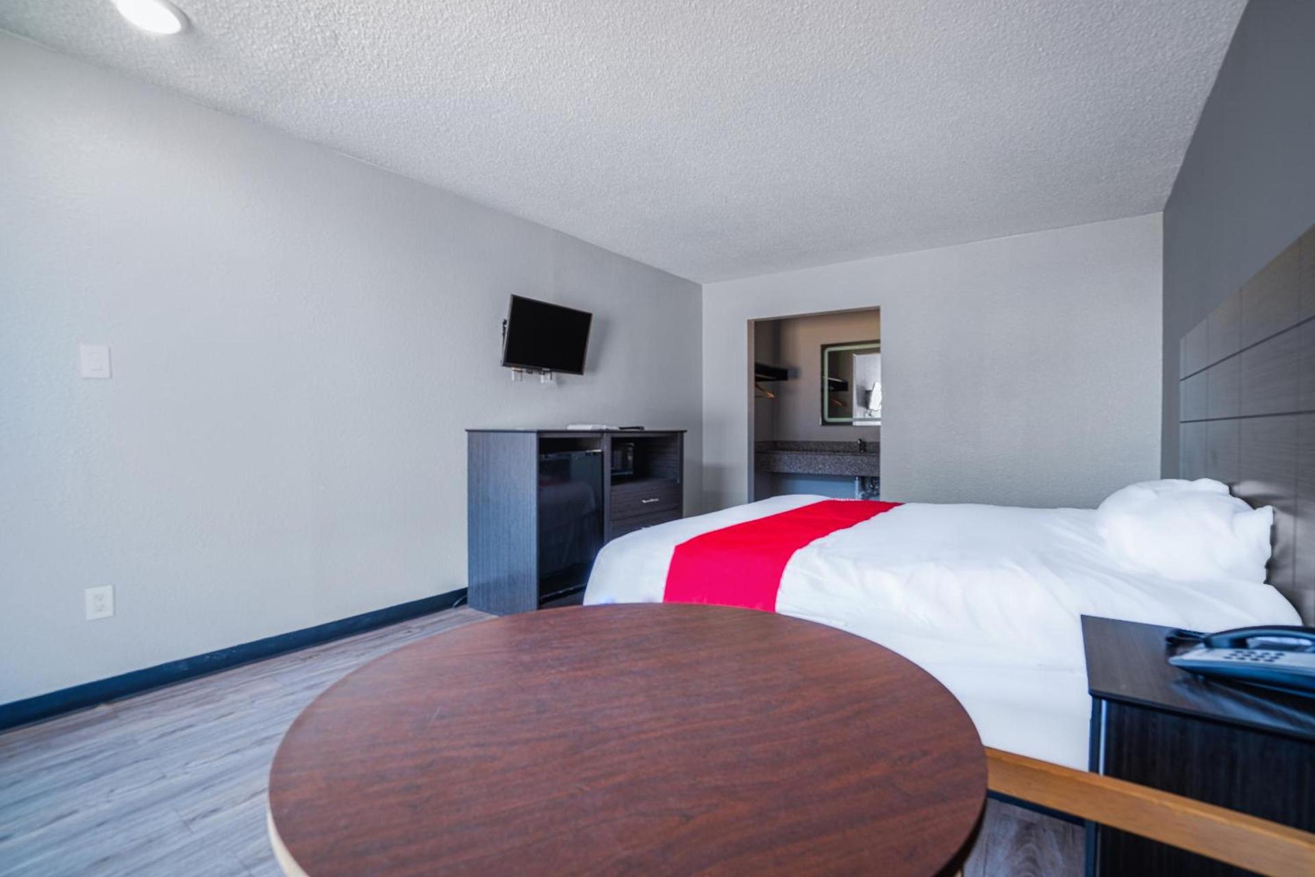 Hotel Comfort Stay by OYO Texarkana East, AR I-30 photo 52