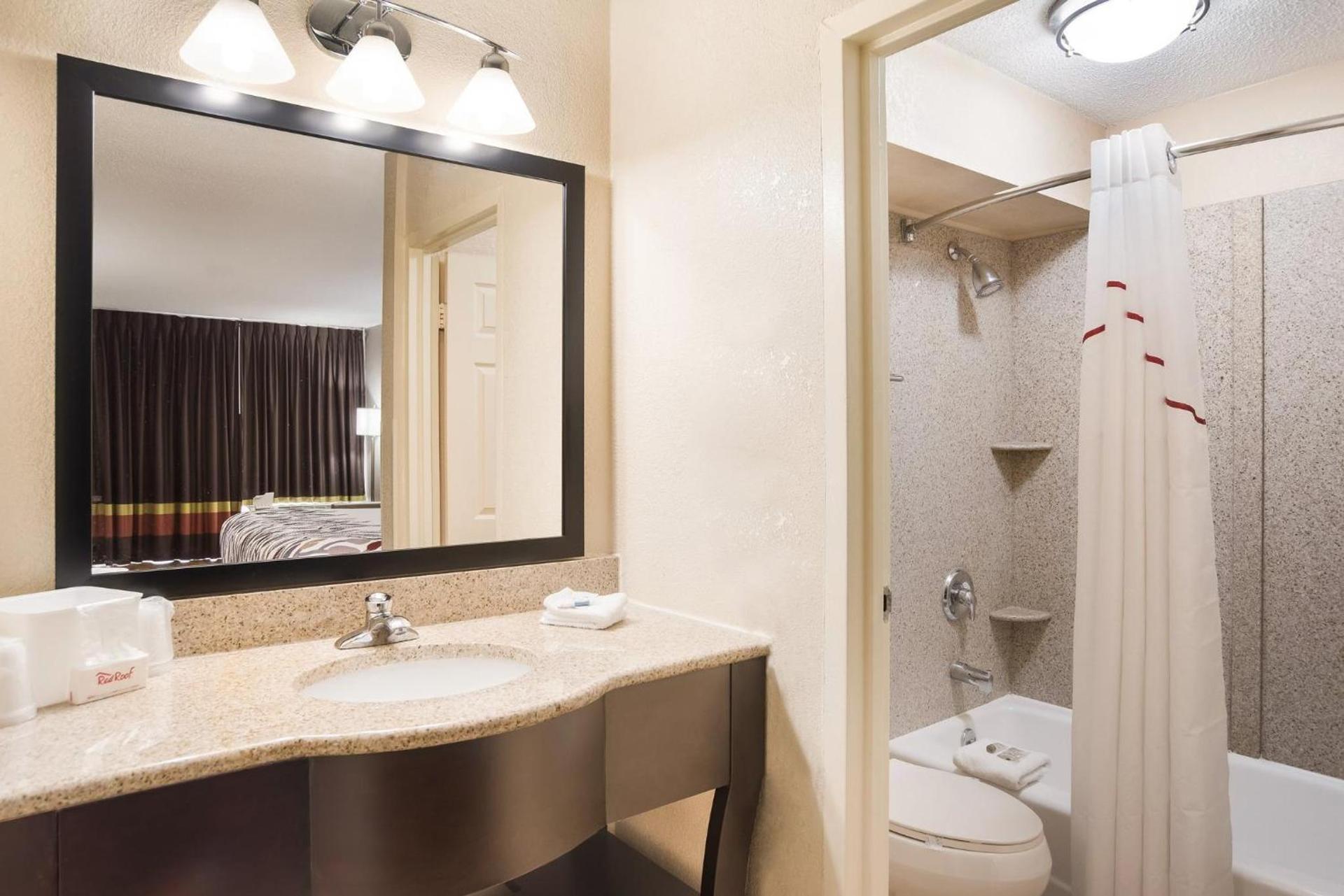 Red Roof Inn Baltimore South Glen Burnie photo 35