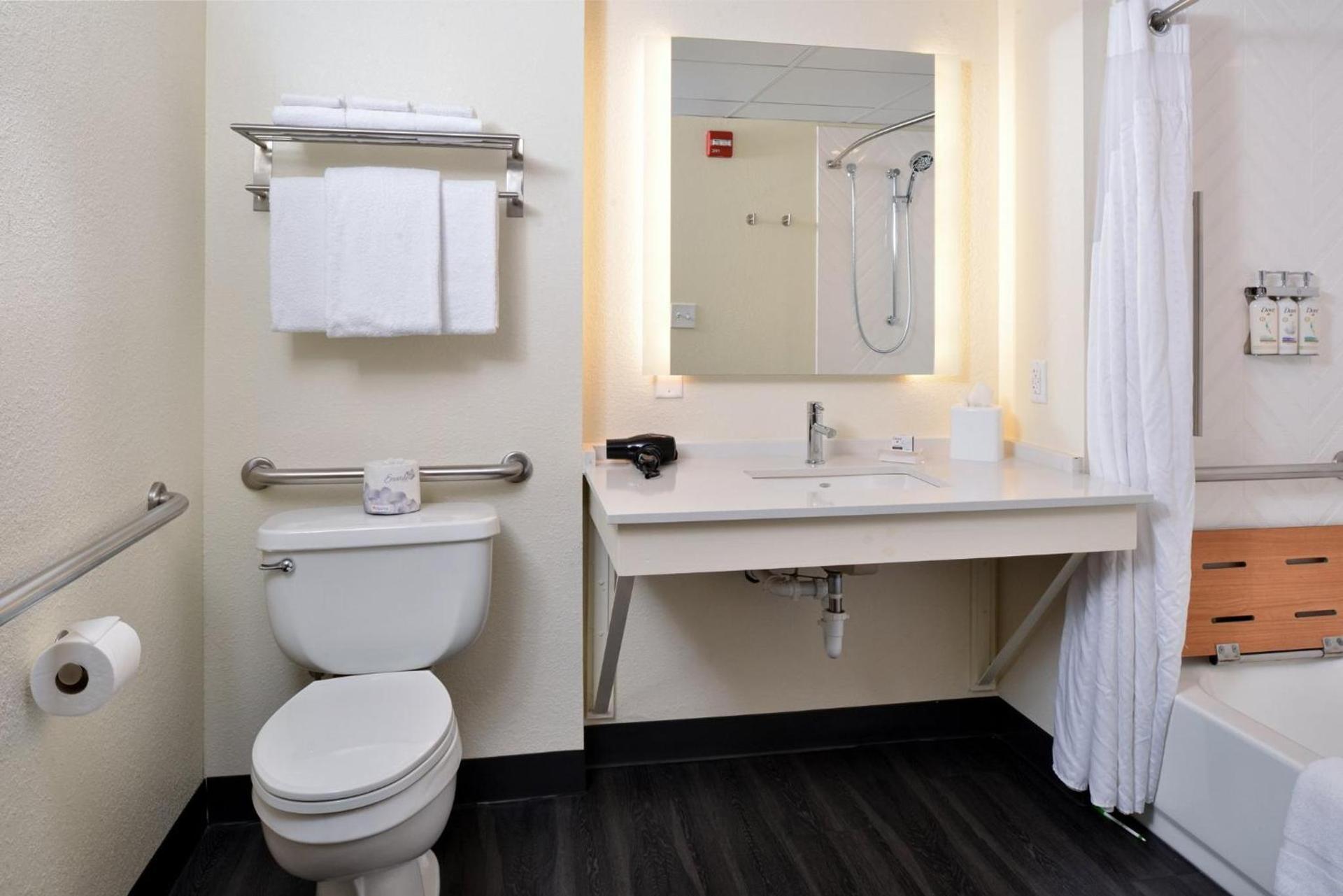 Holiday Inn Hotel & Suites Overland Park-Convention Center by IHG photo 79