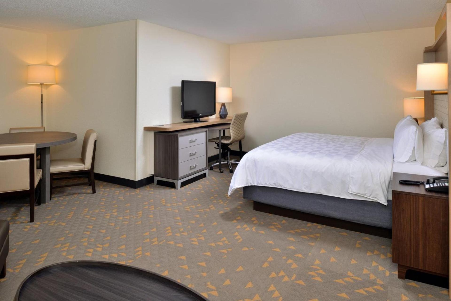 Holiday Inn Hotel & Suites Overland Park-Convention Center by IHG photo 60
