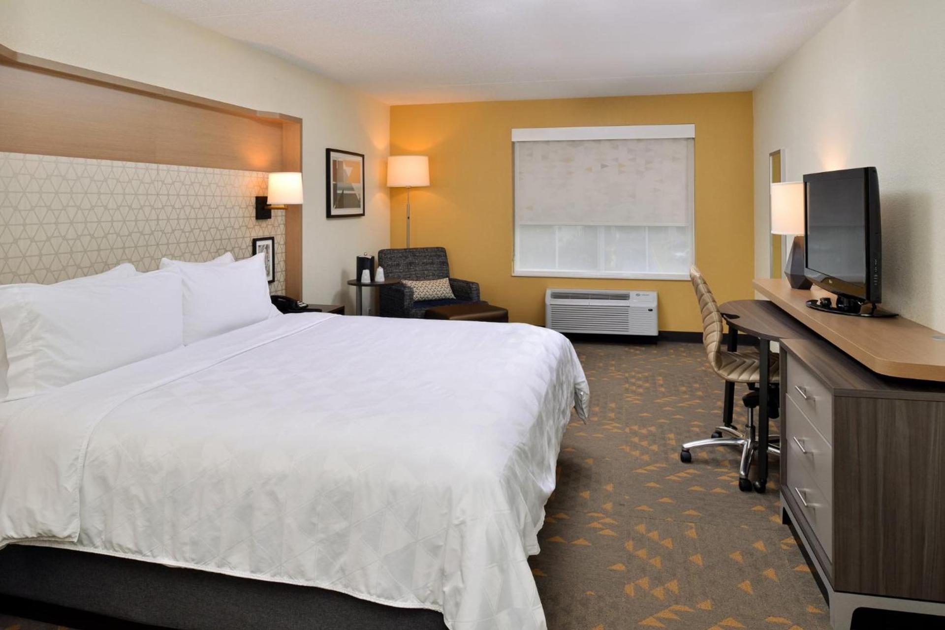 Holiday Inn Hotel & Suites Overland Park-Convention Center by IHG photo 55