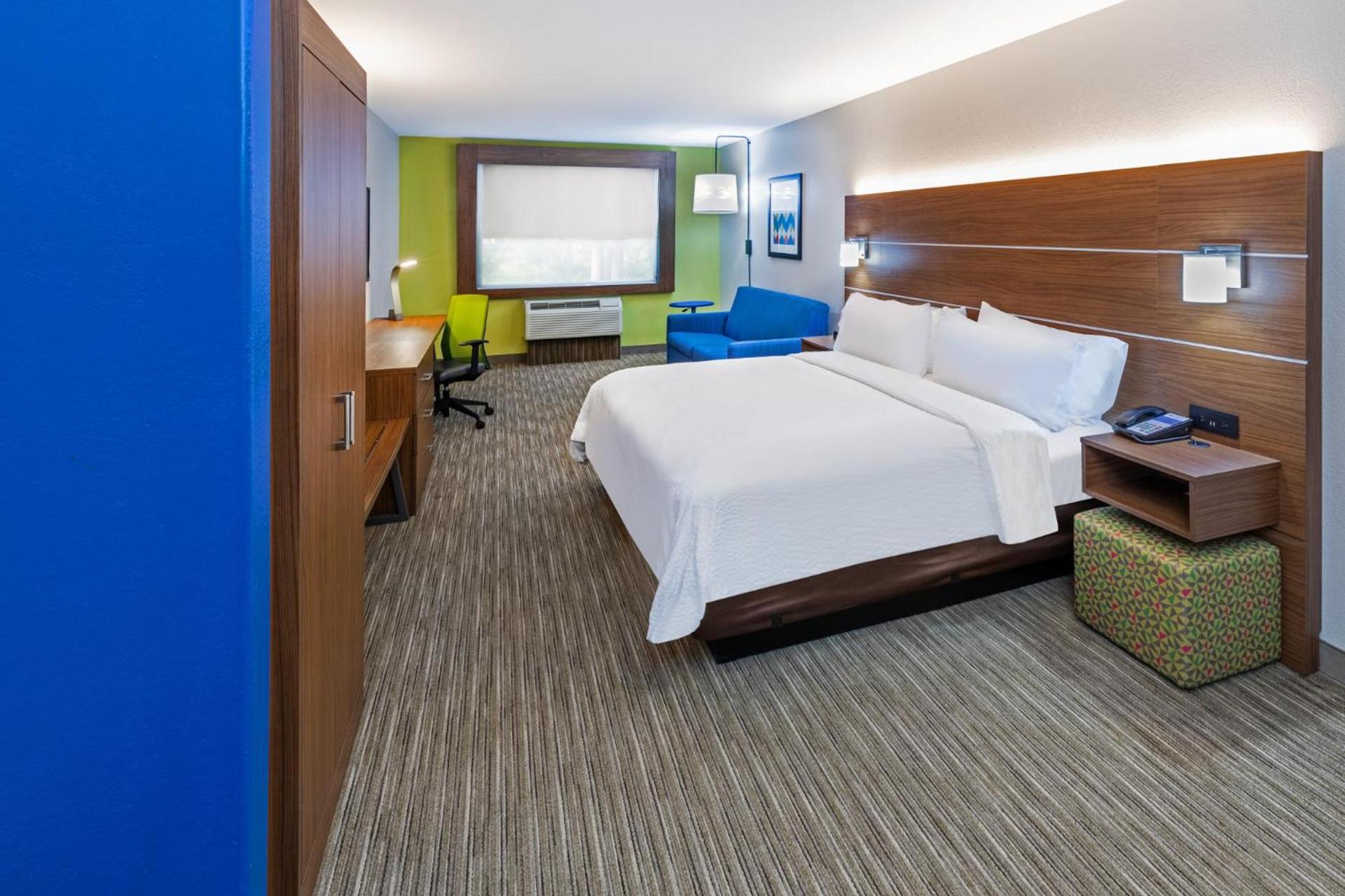 Holiday Inn Express & Suites Lafayette South by IHG photo 4