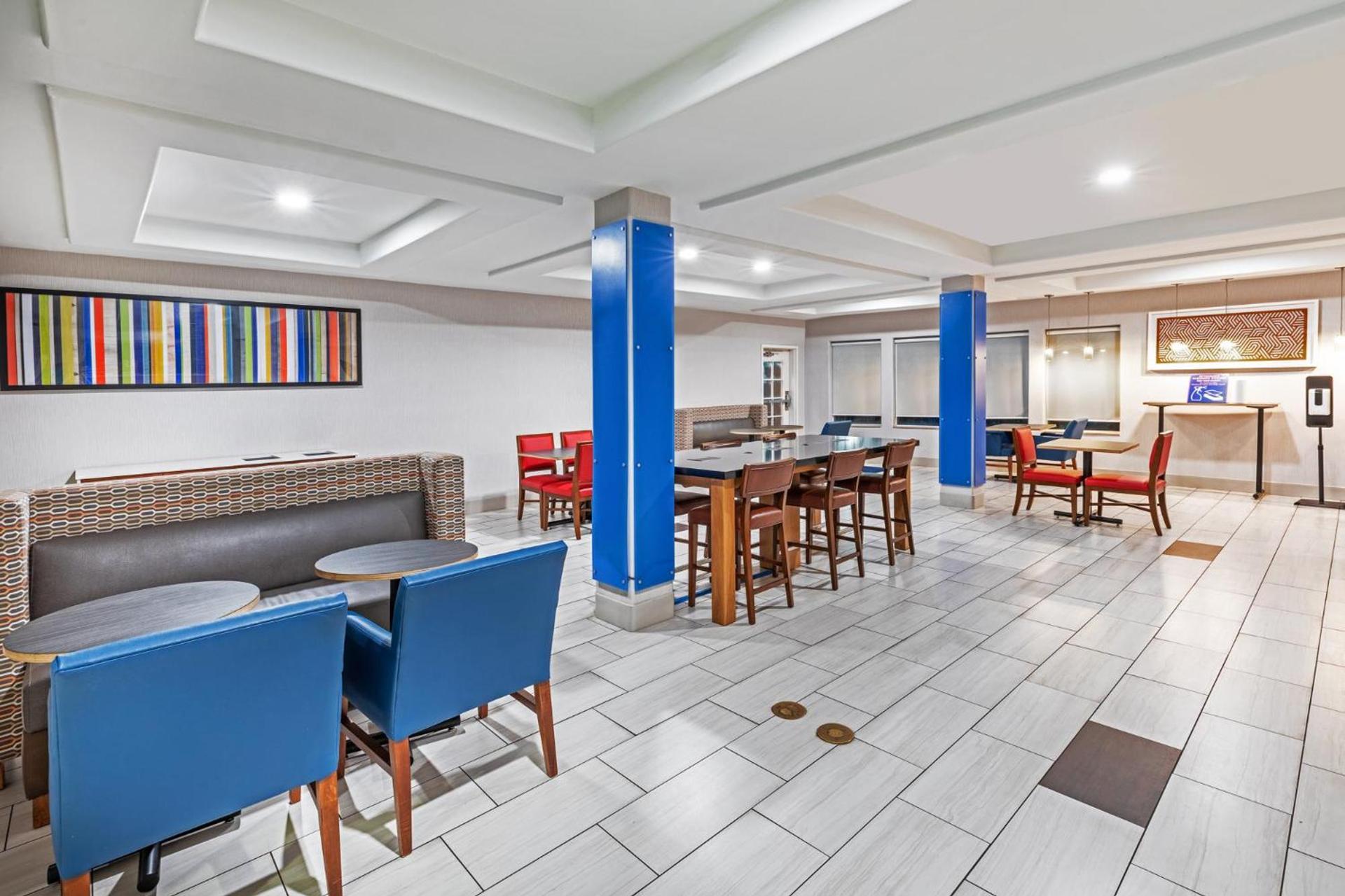 Holiday Inn Express & Suites Lafayette South by IHG photo 10