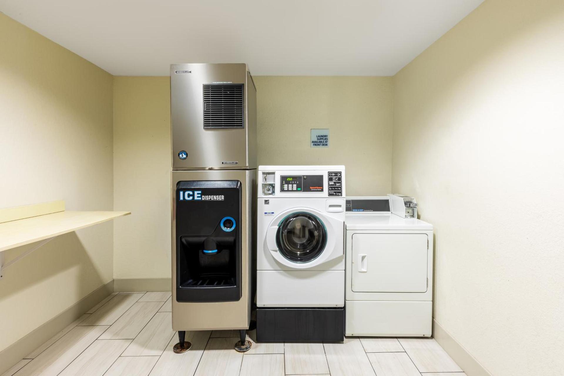 Holiday Inn Express & Suites Lafayette South by IHG photo 21