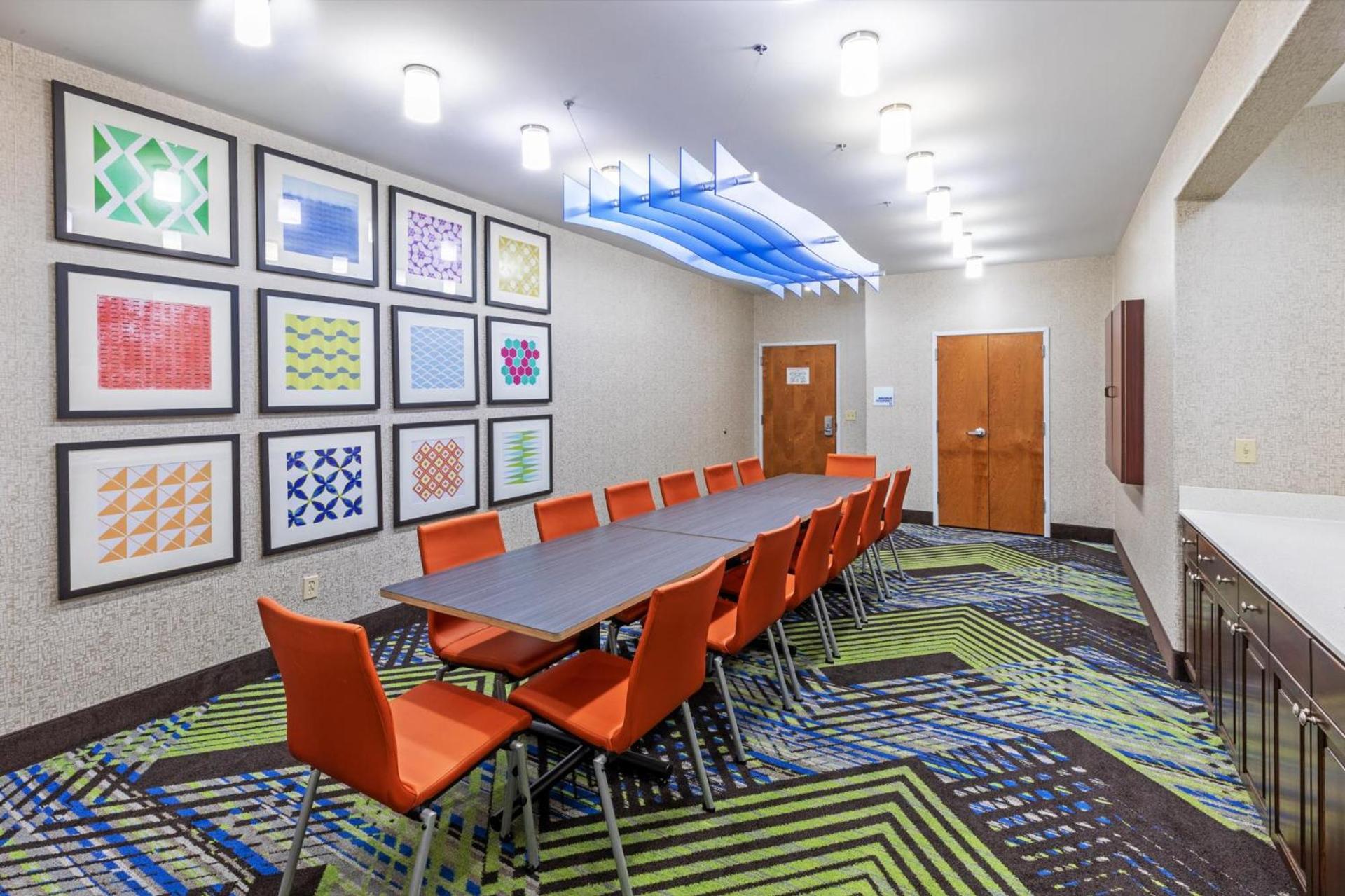 Holiday Inn Express & Suites Lafayette South by IHG photo 33