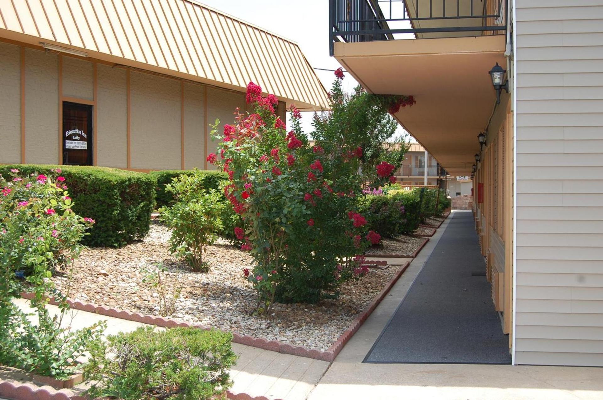 Executive Inn, Springdale photo 25