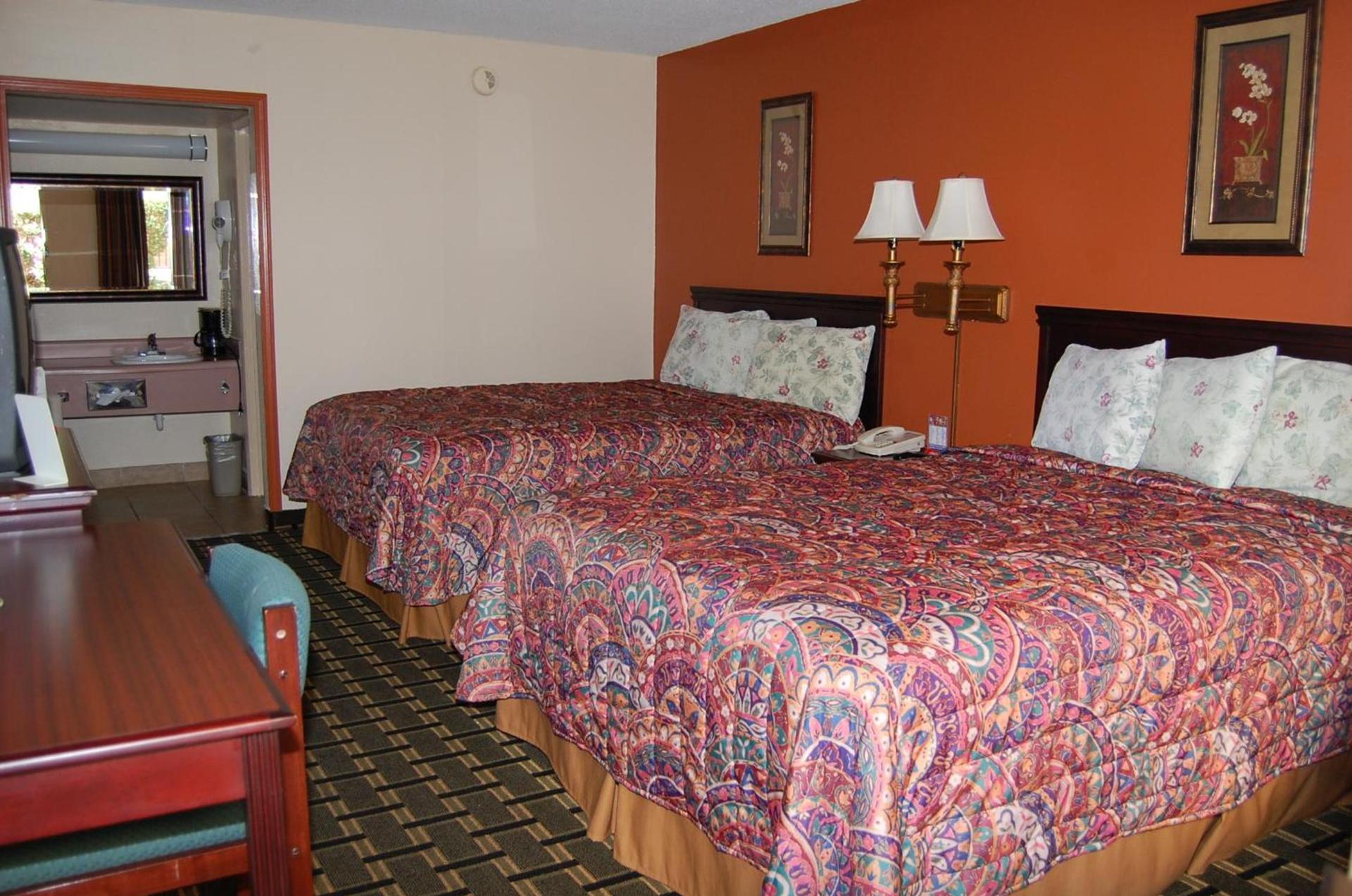 Executive Inn, Springdale photo 31