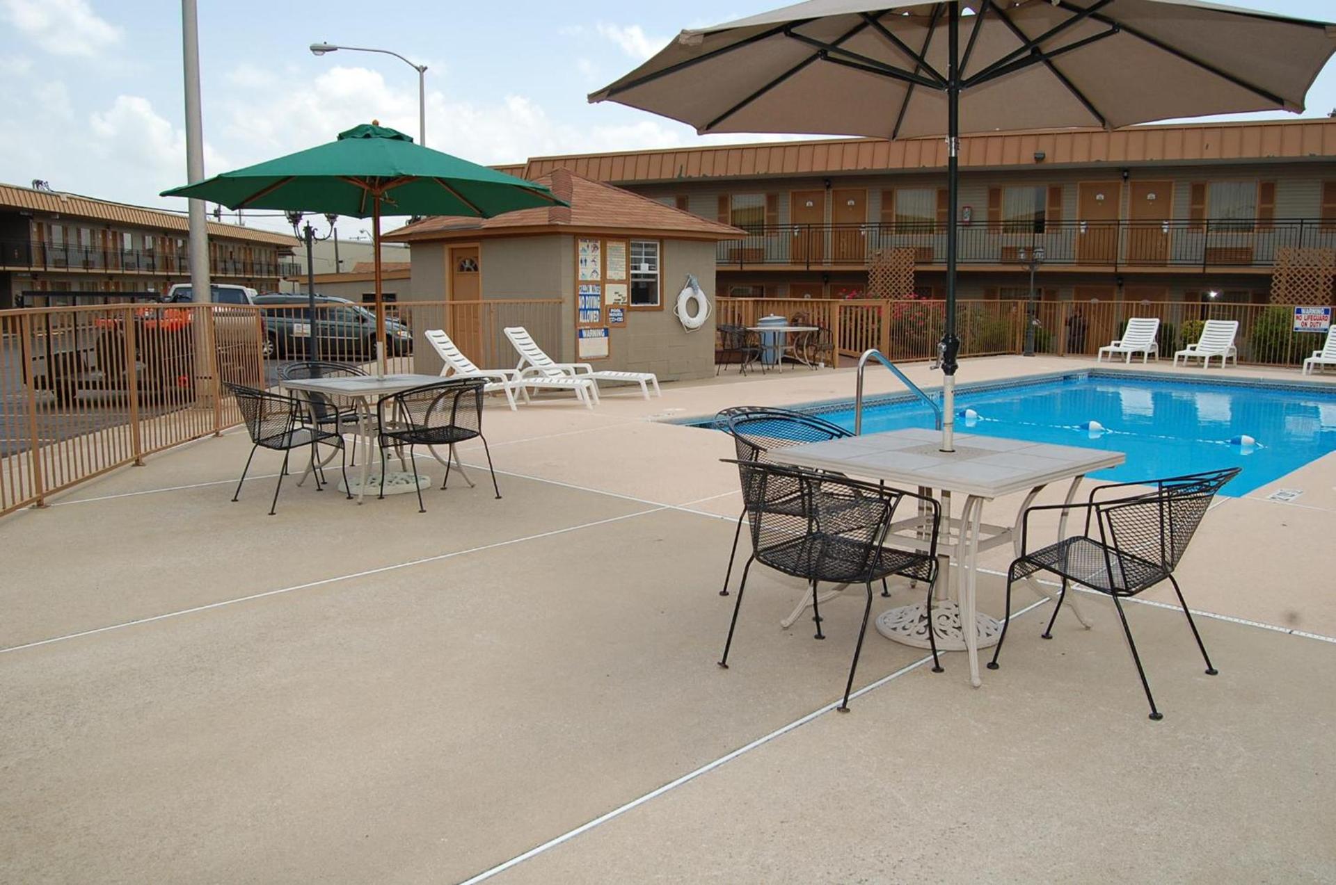 Executive Inn, Springdale photo 36