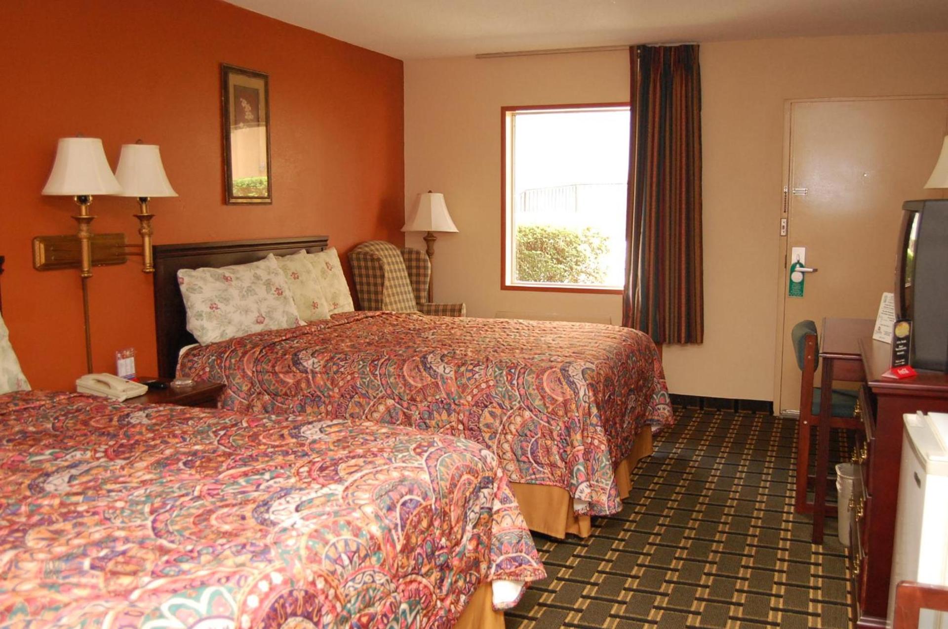 Executive Inn, Springdale photo 39