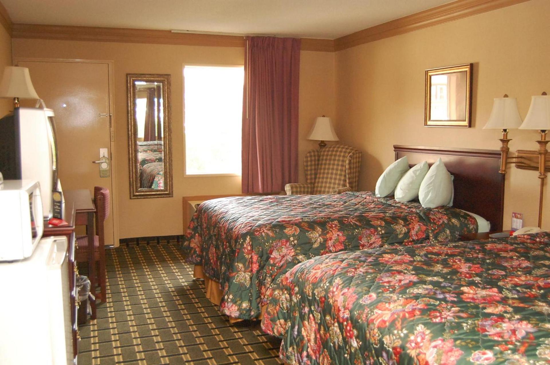 Executive Inn, Springdale photo 41
