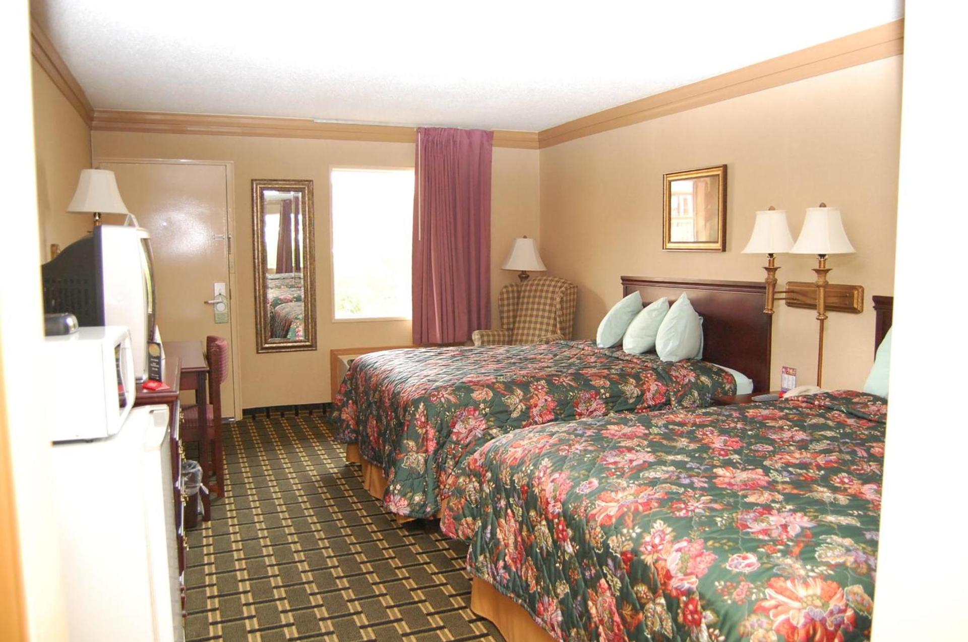 Executive Inn, Springdale photo 48