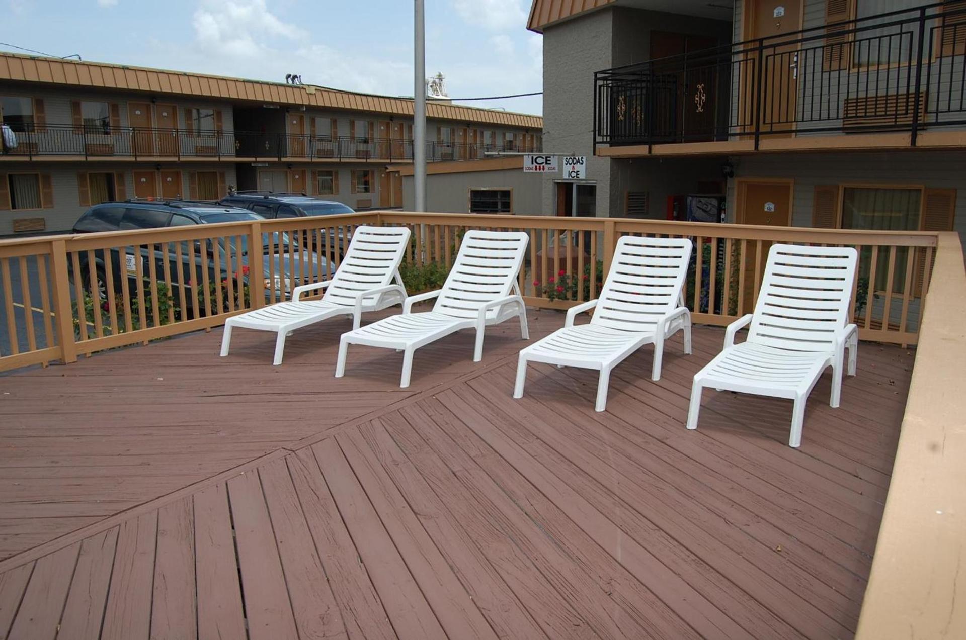 Executive Inn, Springdale photo 52