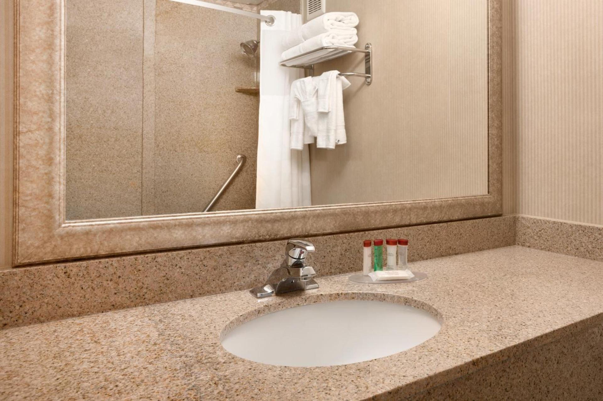 Ramada by Wyndham Newark/Wilmington photo 38