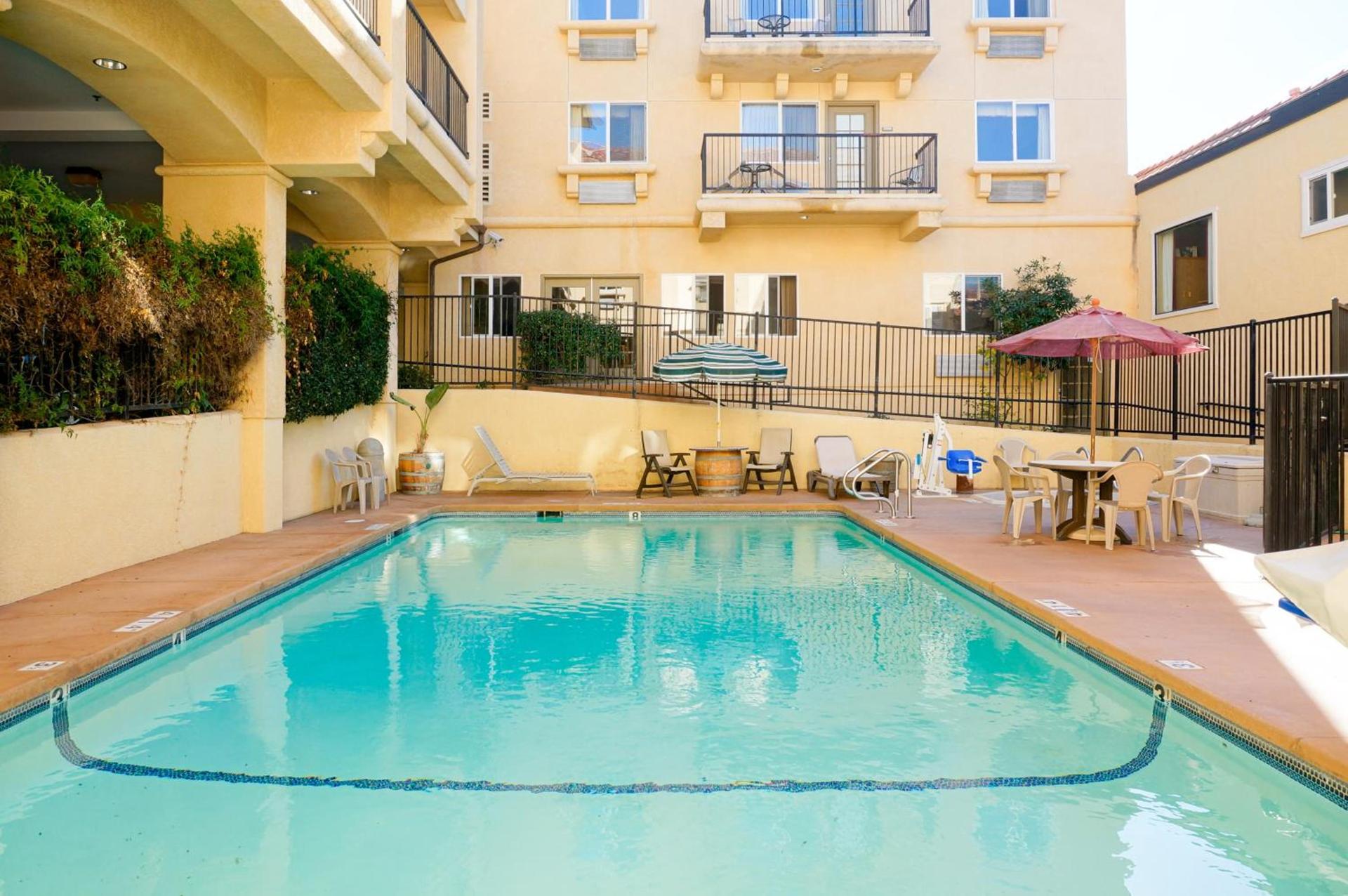 Lamplighter Inn & Suites photo 21