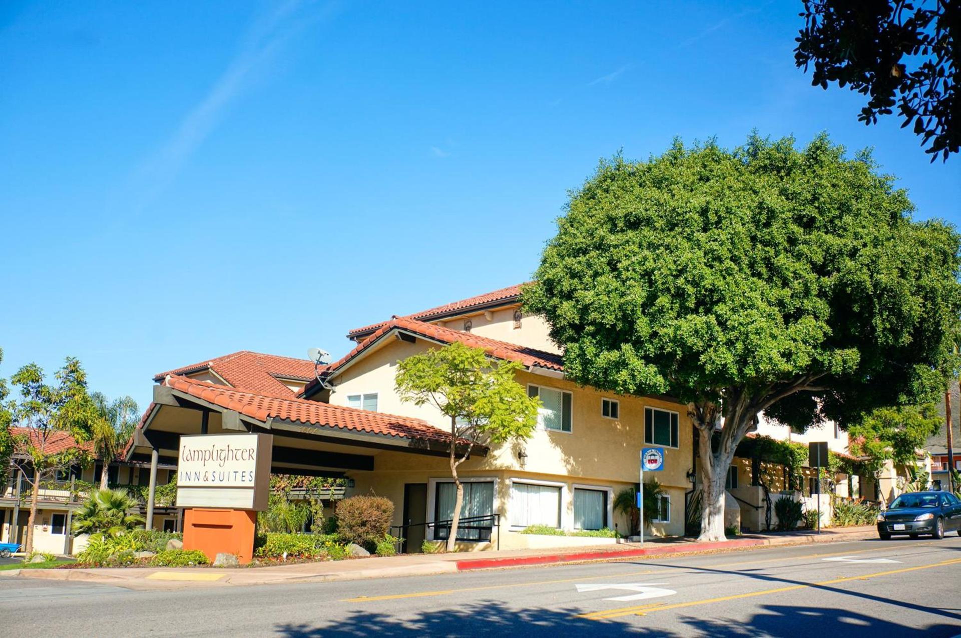 Lamplighter Inn & Suites photo 5