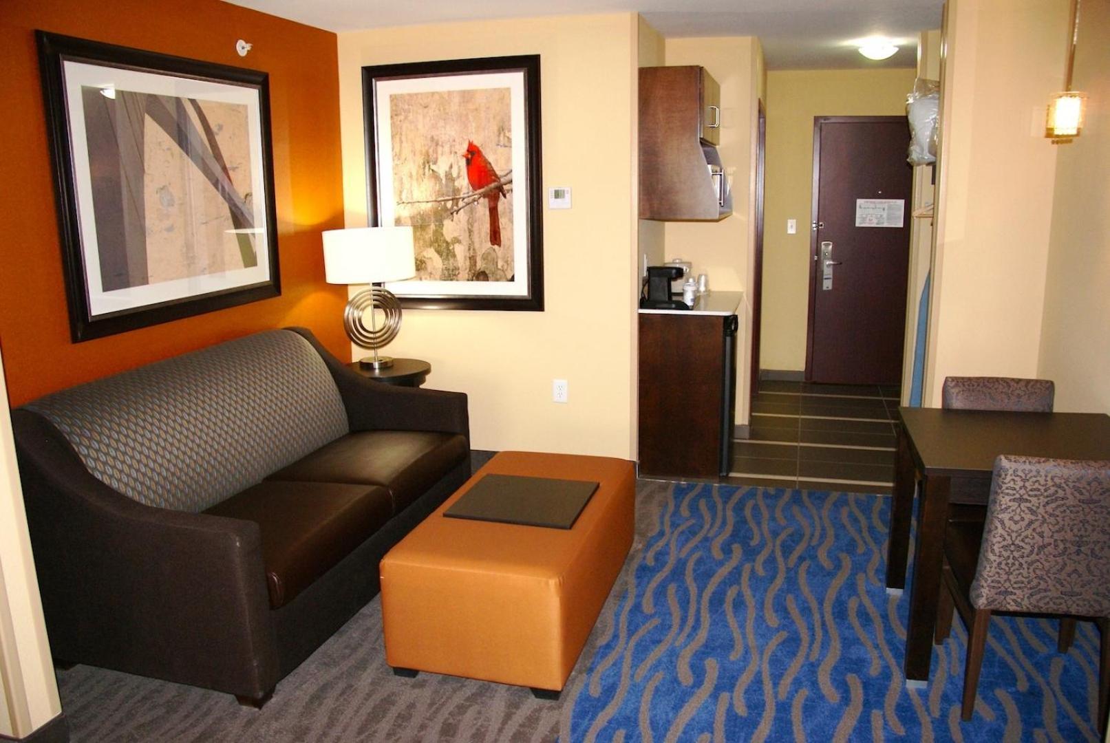 Holiday Inn Express & Suites St Louis Airport by IHG photo 5