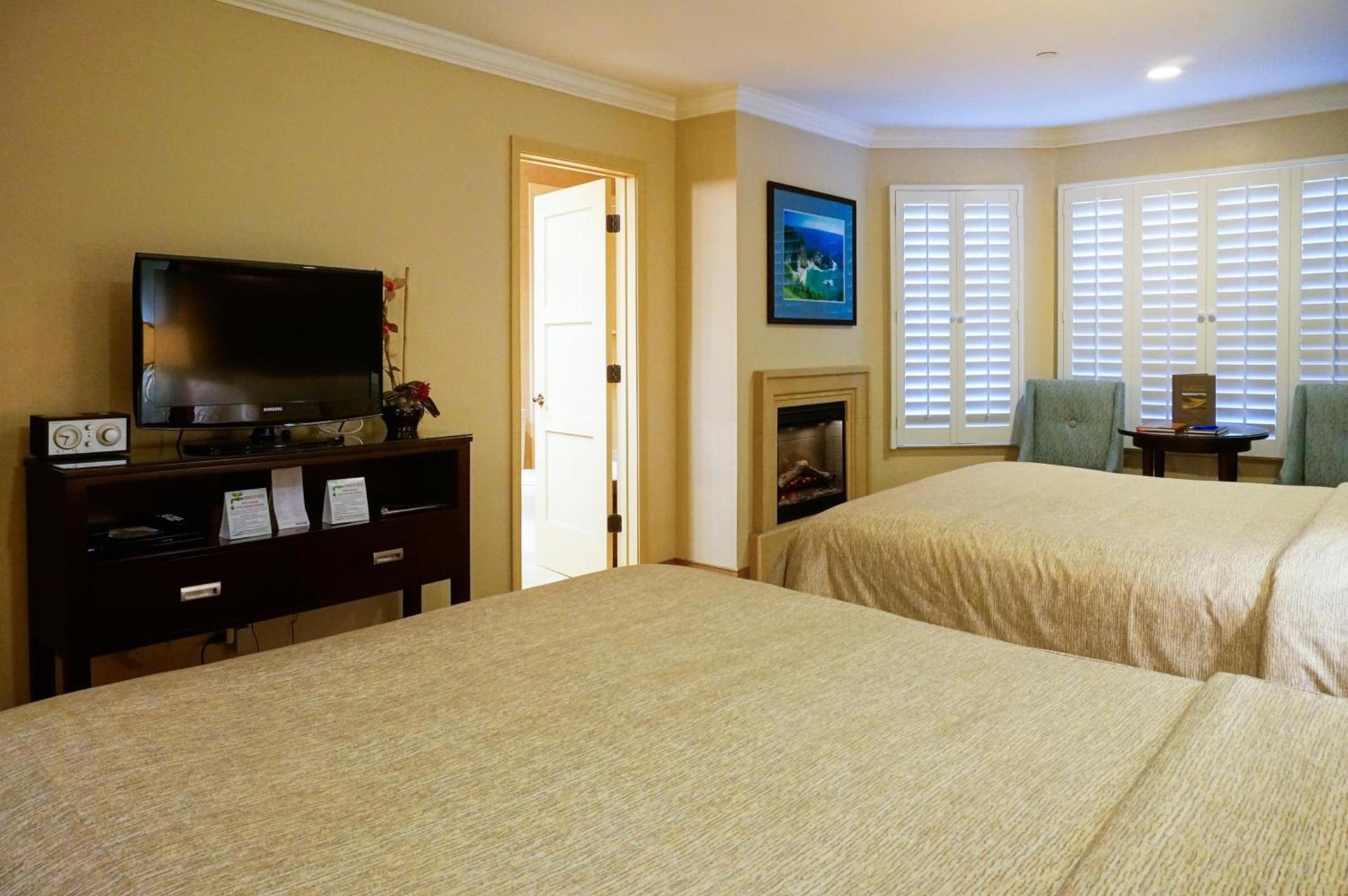 Blue Dolphin Inn photo 14