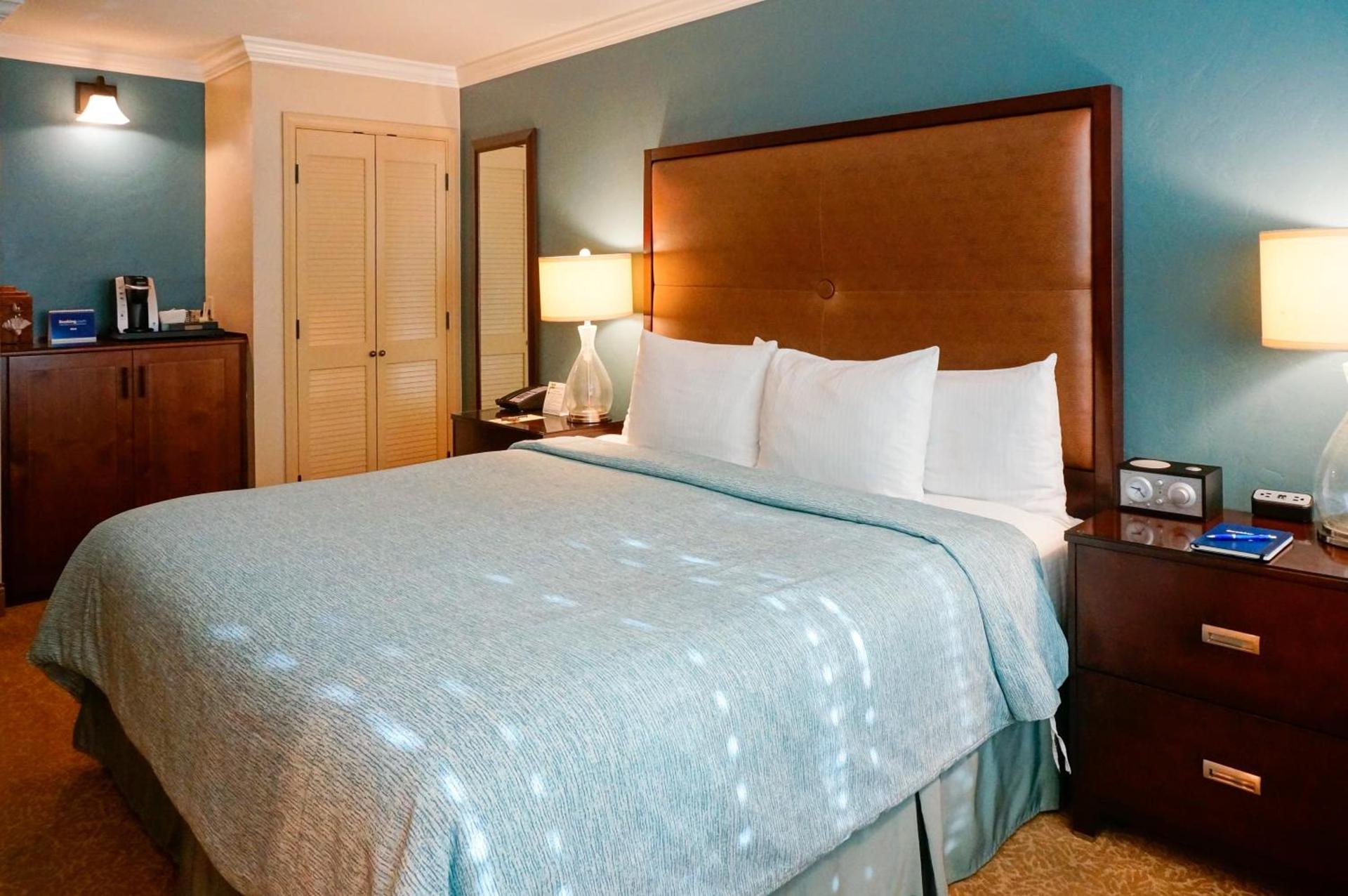 Blue Dolphin Inn photo 13