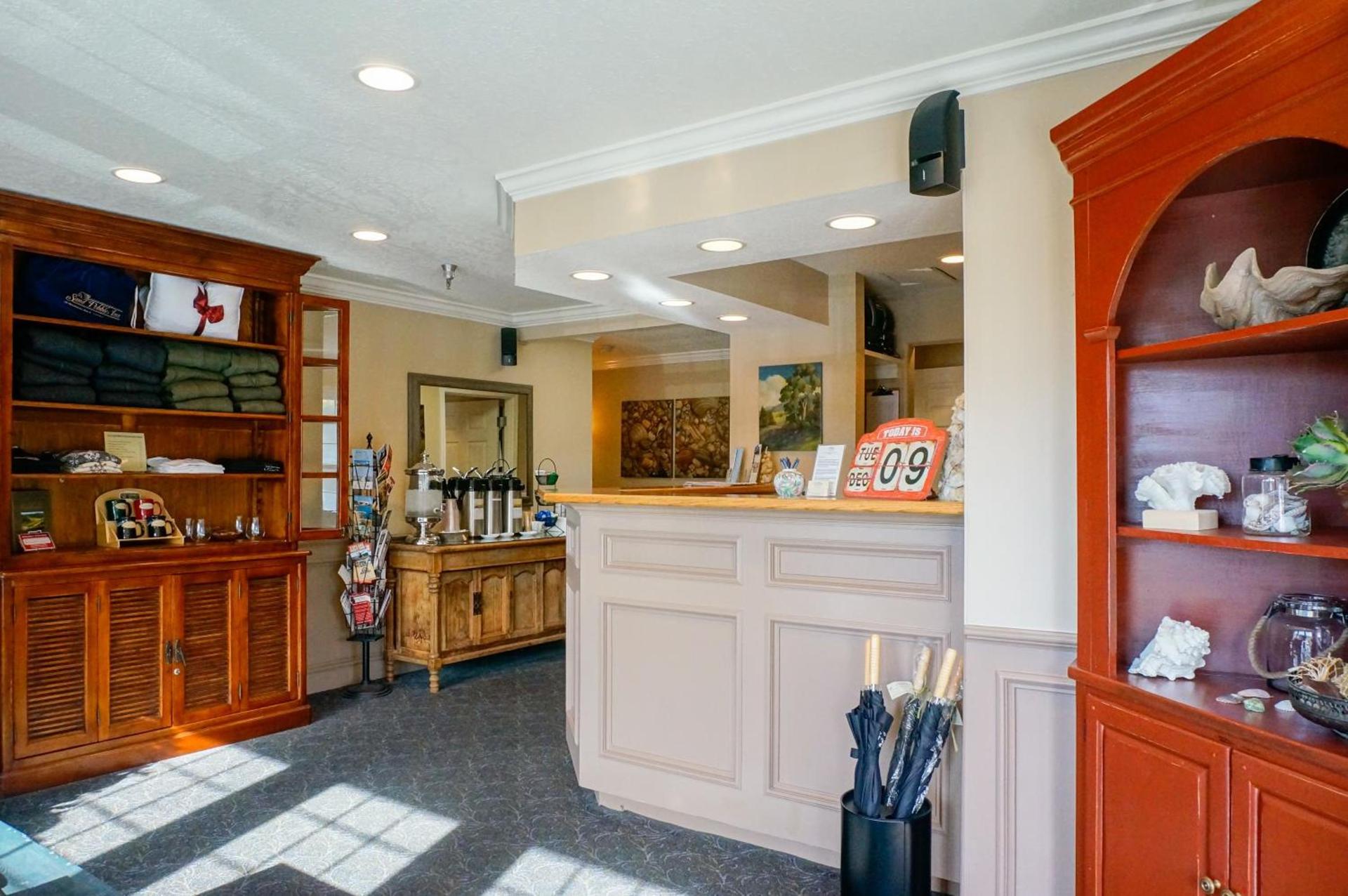 Sand Pebbles Inn photo 23