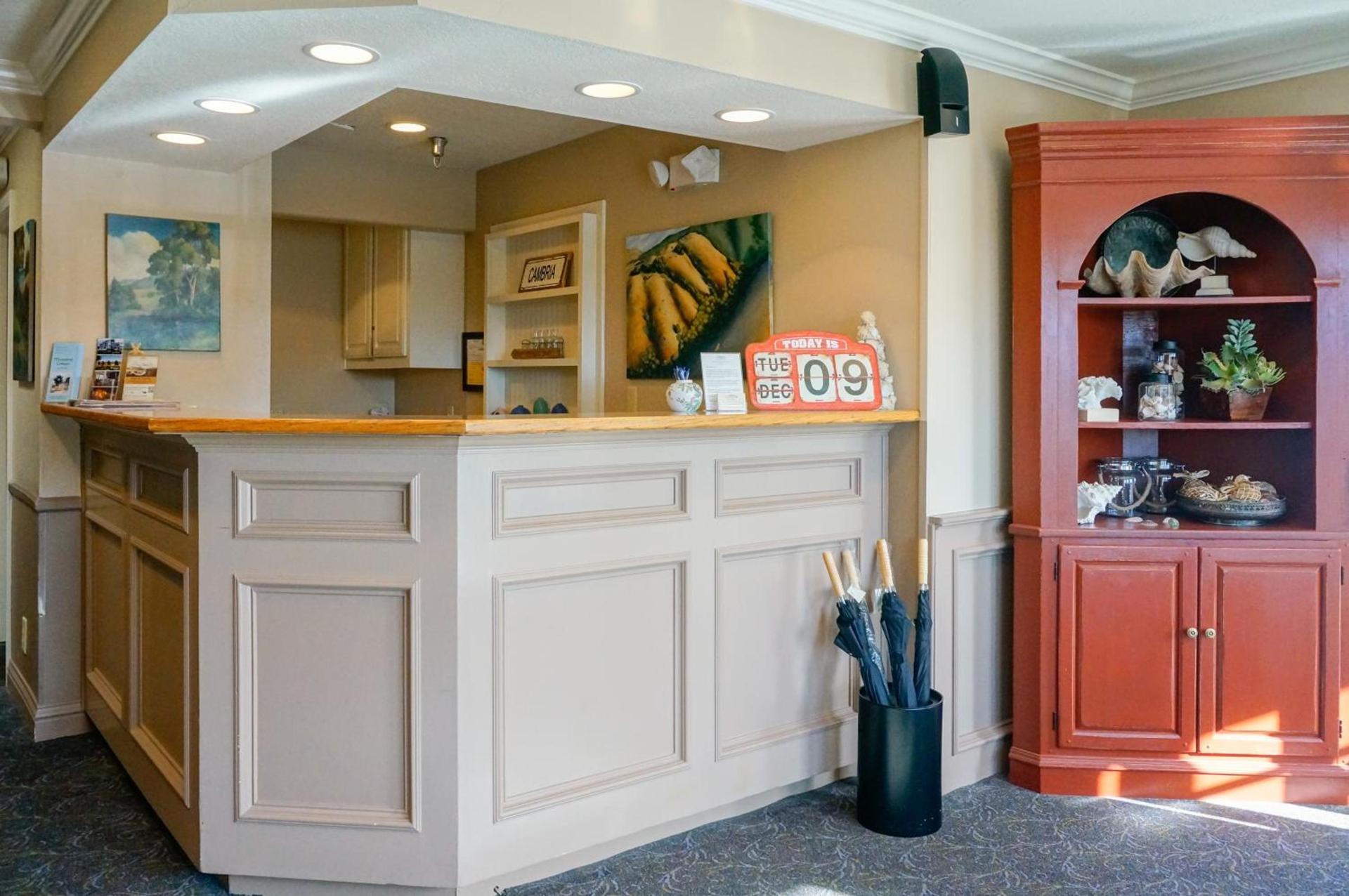 Sand Pebbles Inn photo 30