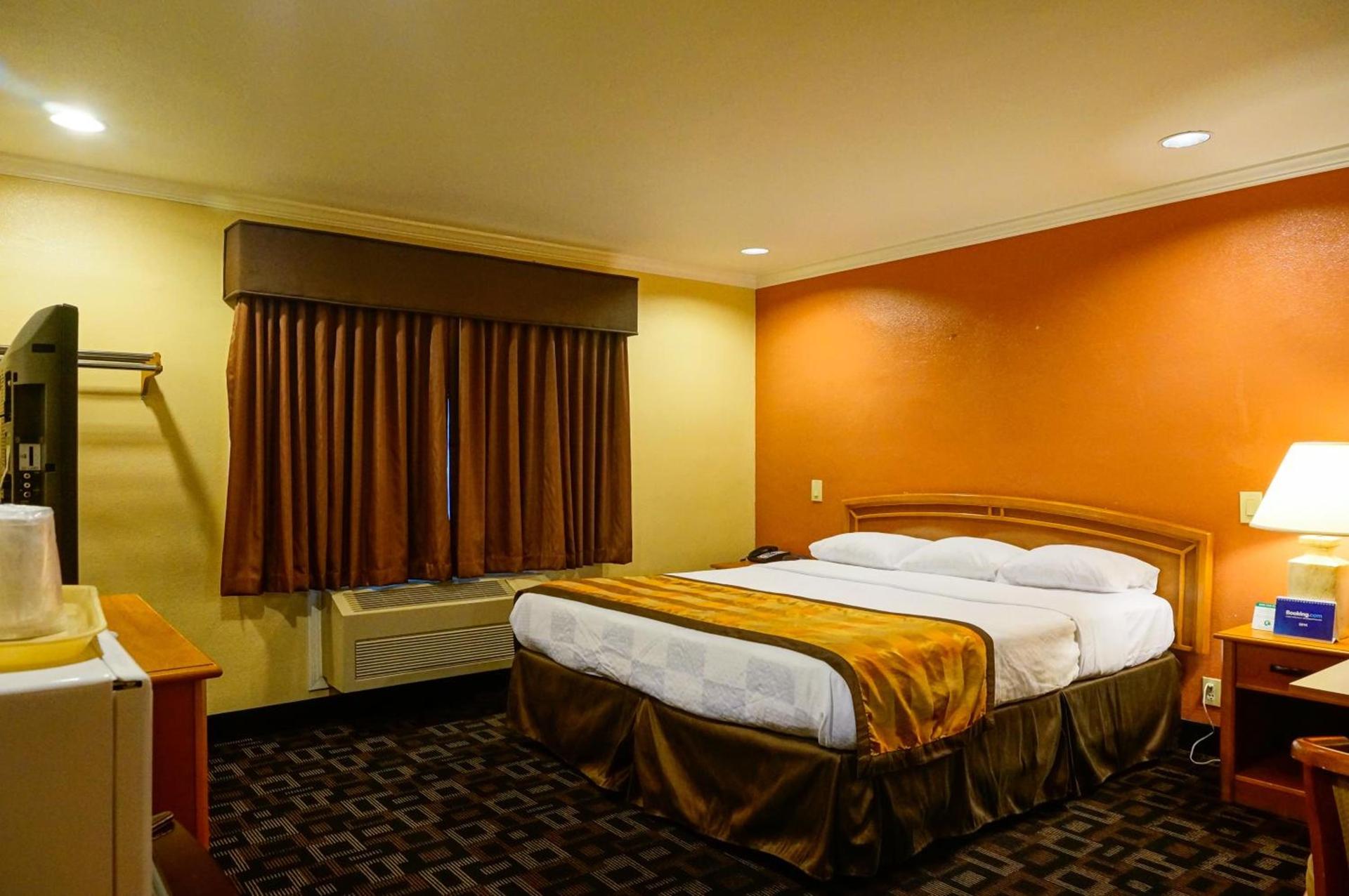 Hotel Parmani Near Stanford University photo 5
