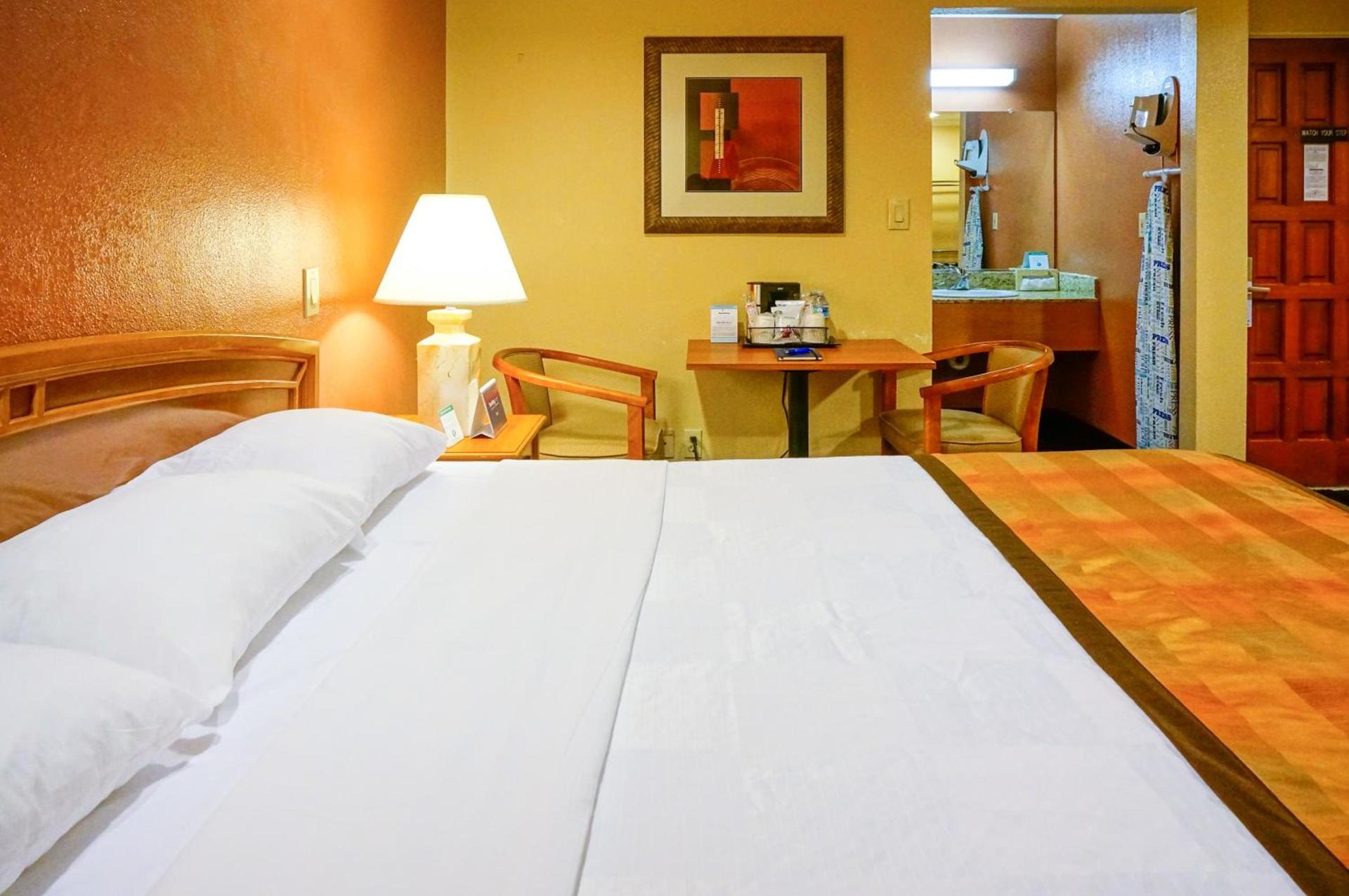 Hotel Parmani Near Stanford University photo 9