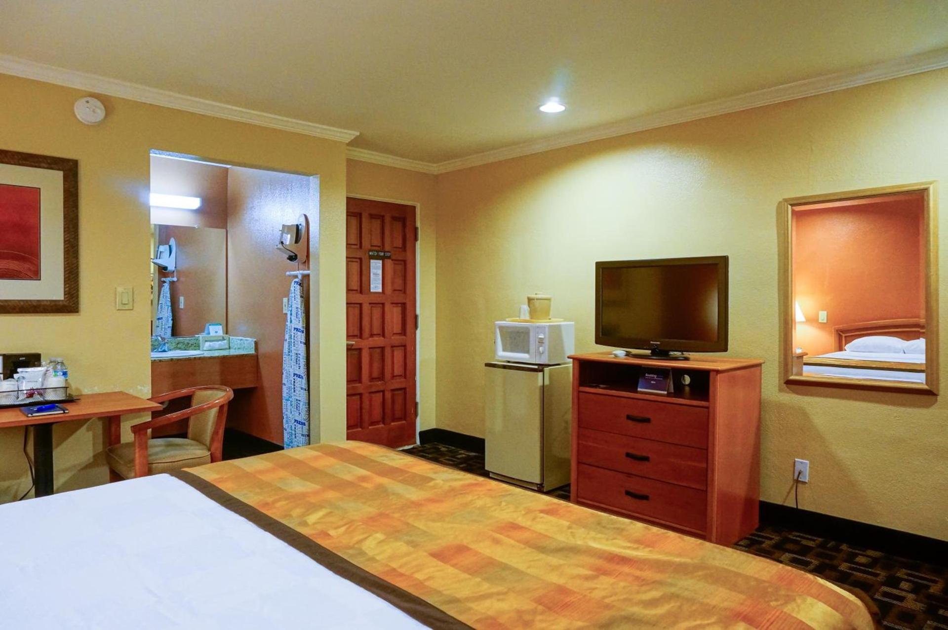 Hotel Parmani Near Stanford University photo 11