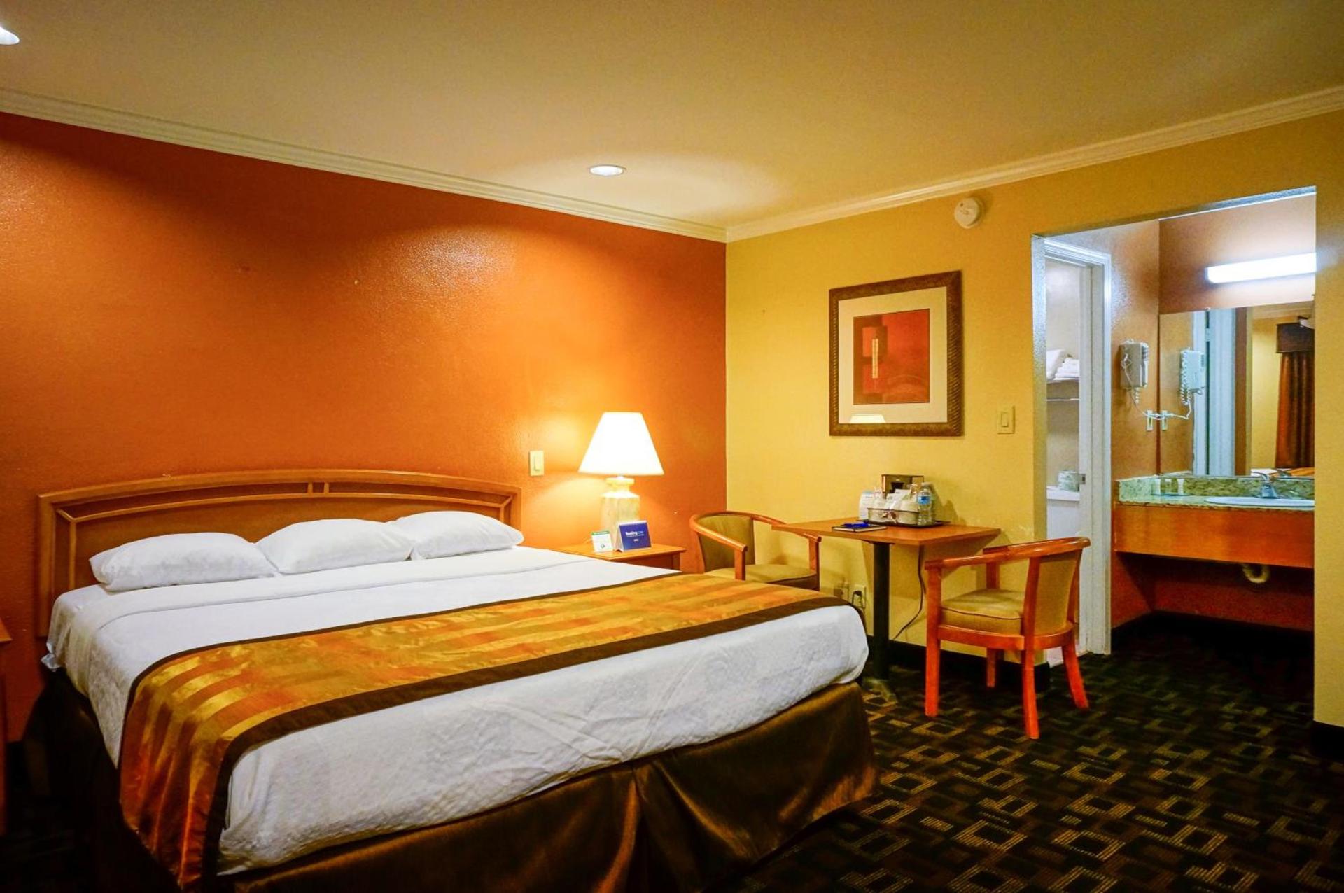 Hotel Parmani Near Stanford University photo 6