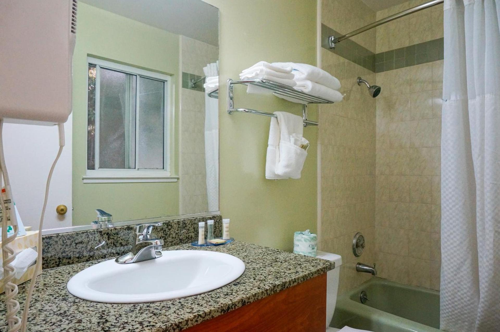 Hotel Parmani Near Stanford University photo 15
