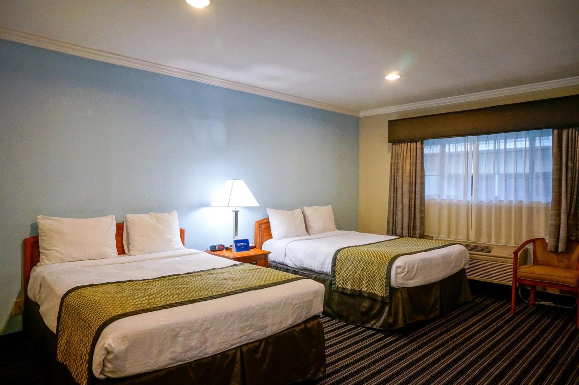 Hotel Parmani Near Stanford University photo 2