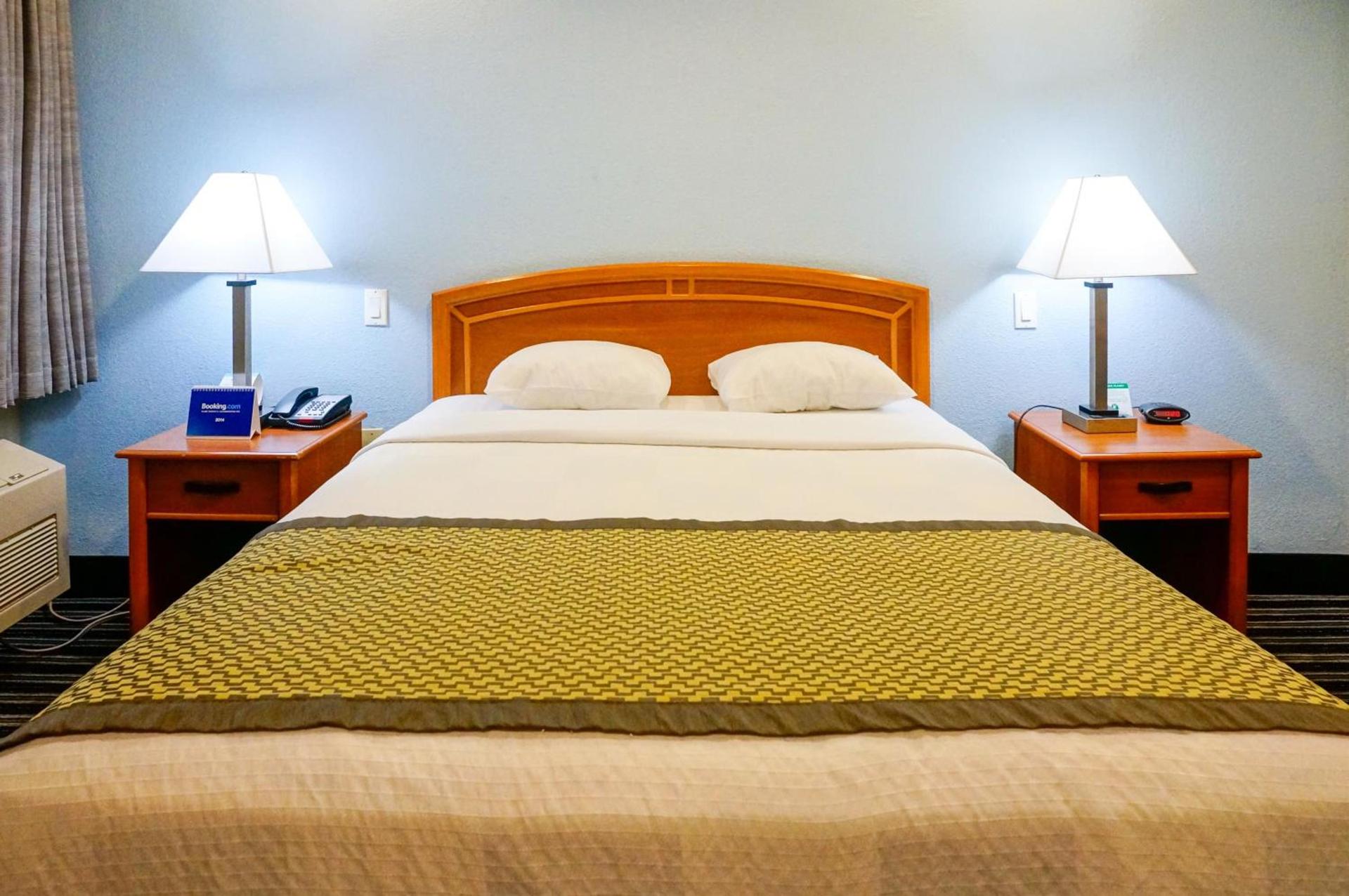 Hotel Parmani Near Stanford University photo 16