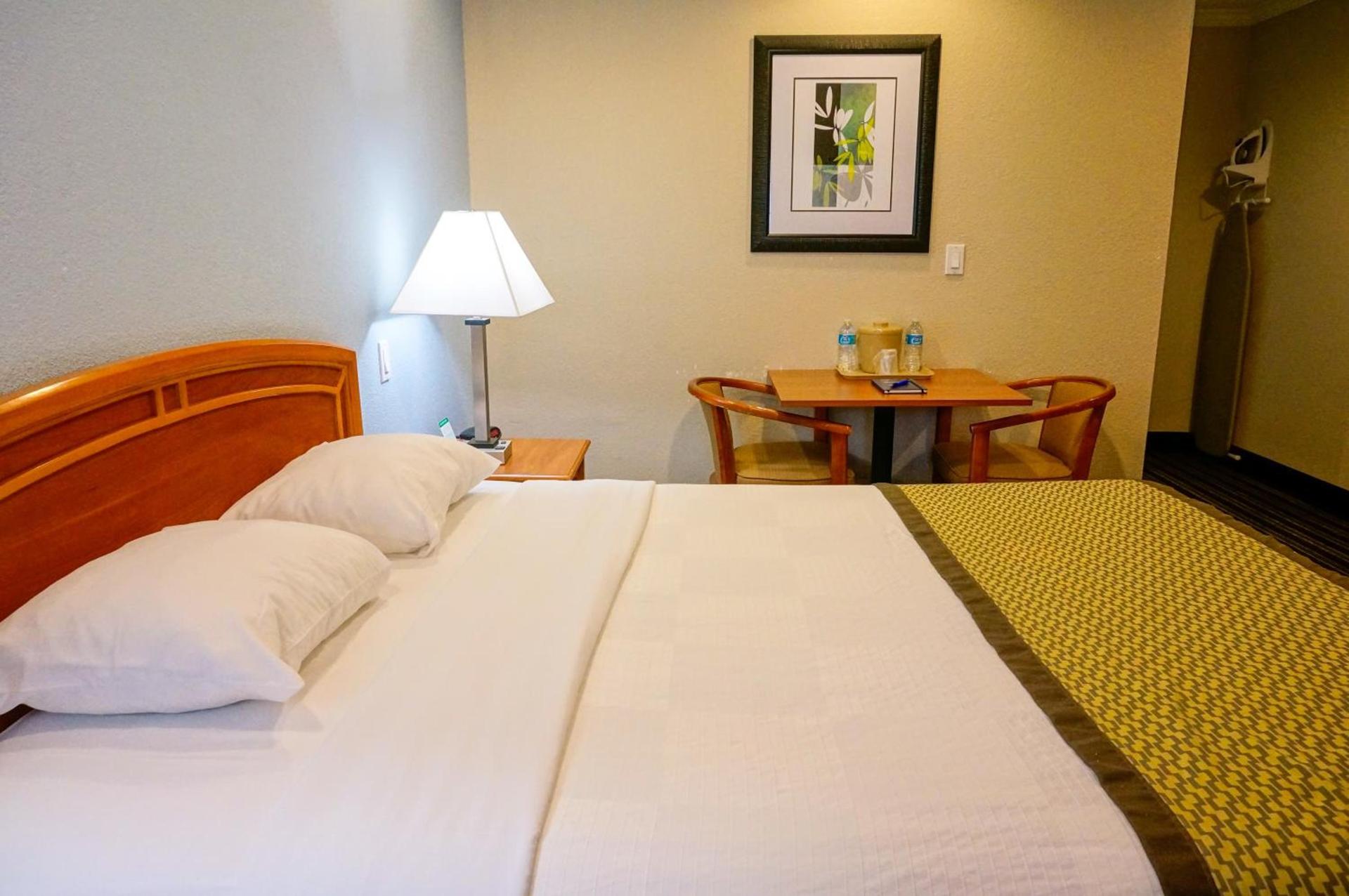 Hotel Parmani Near Stanford University photo 3